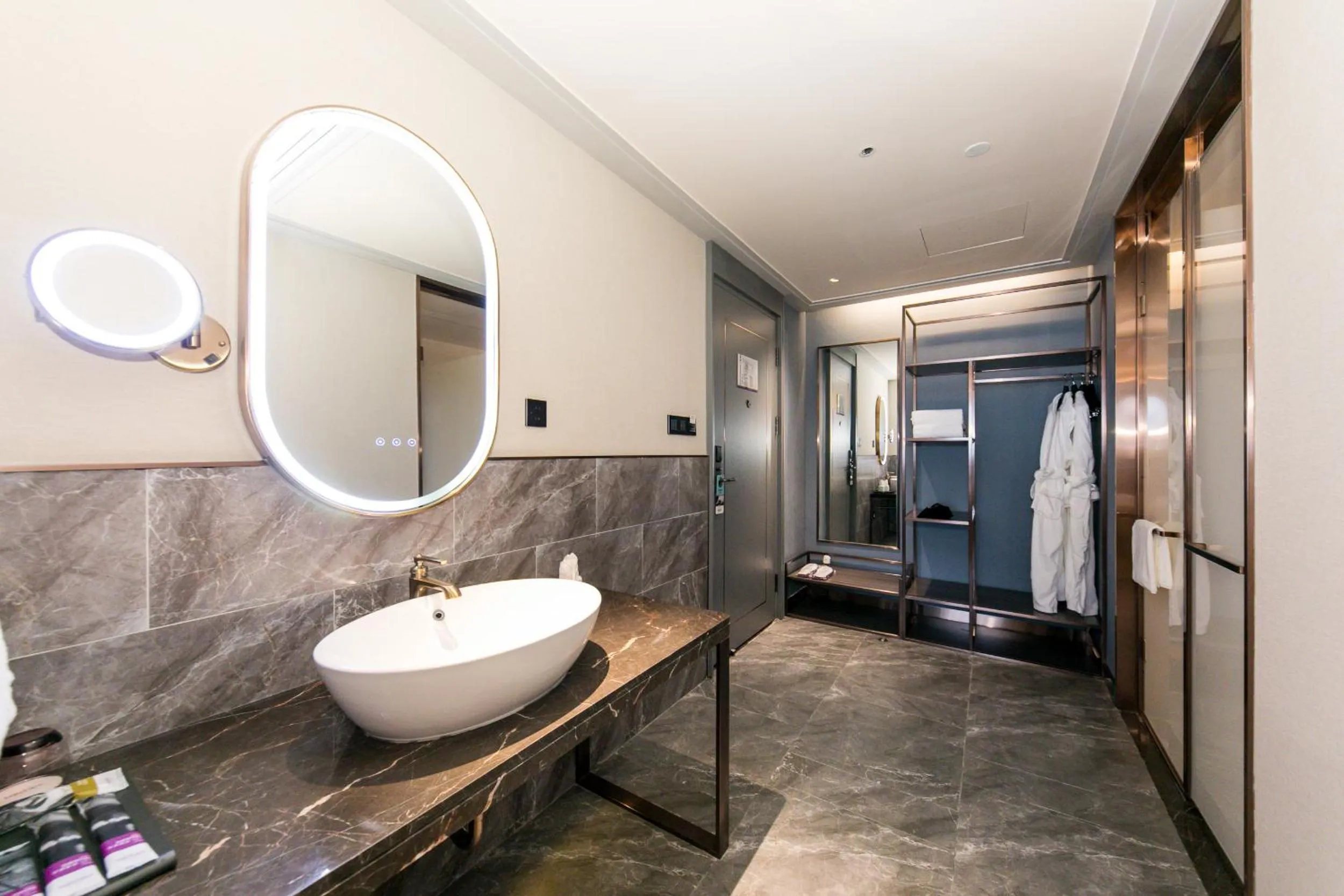 Shower in Mercure Xi'an Qujiang