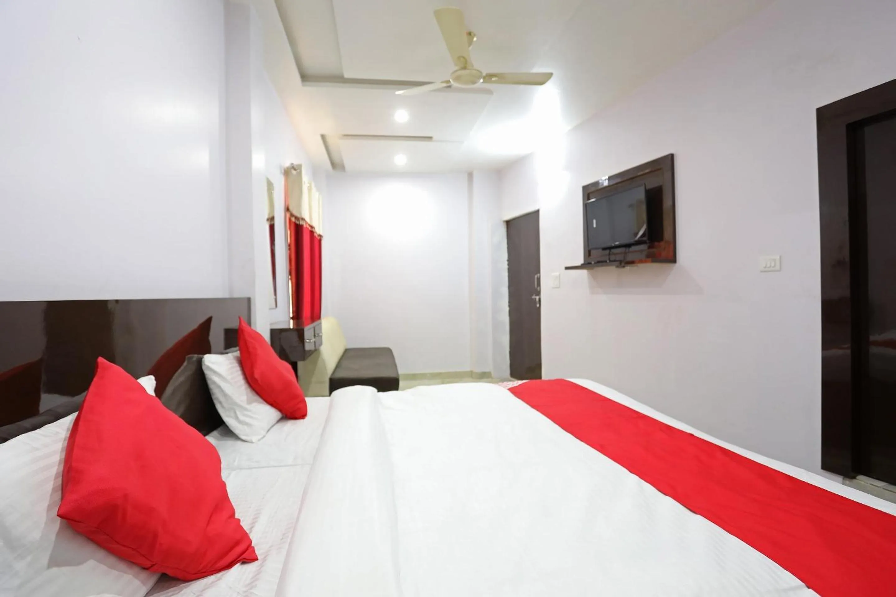 Bedroom, Bed in Hotel O Salt And Pepper Hotel And Resturant