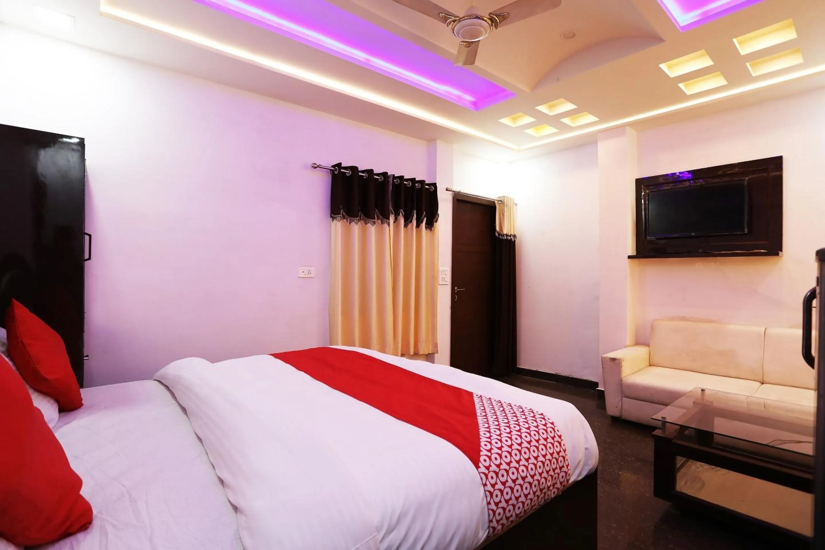 Bedroom, Bed in Hotel O Salt And Pepper Hotel And Resturant