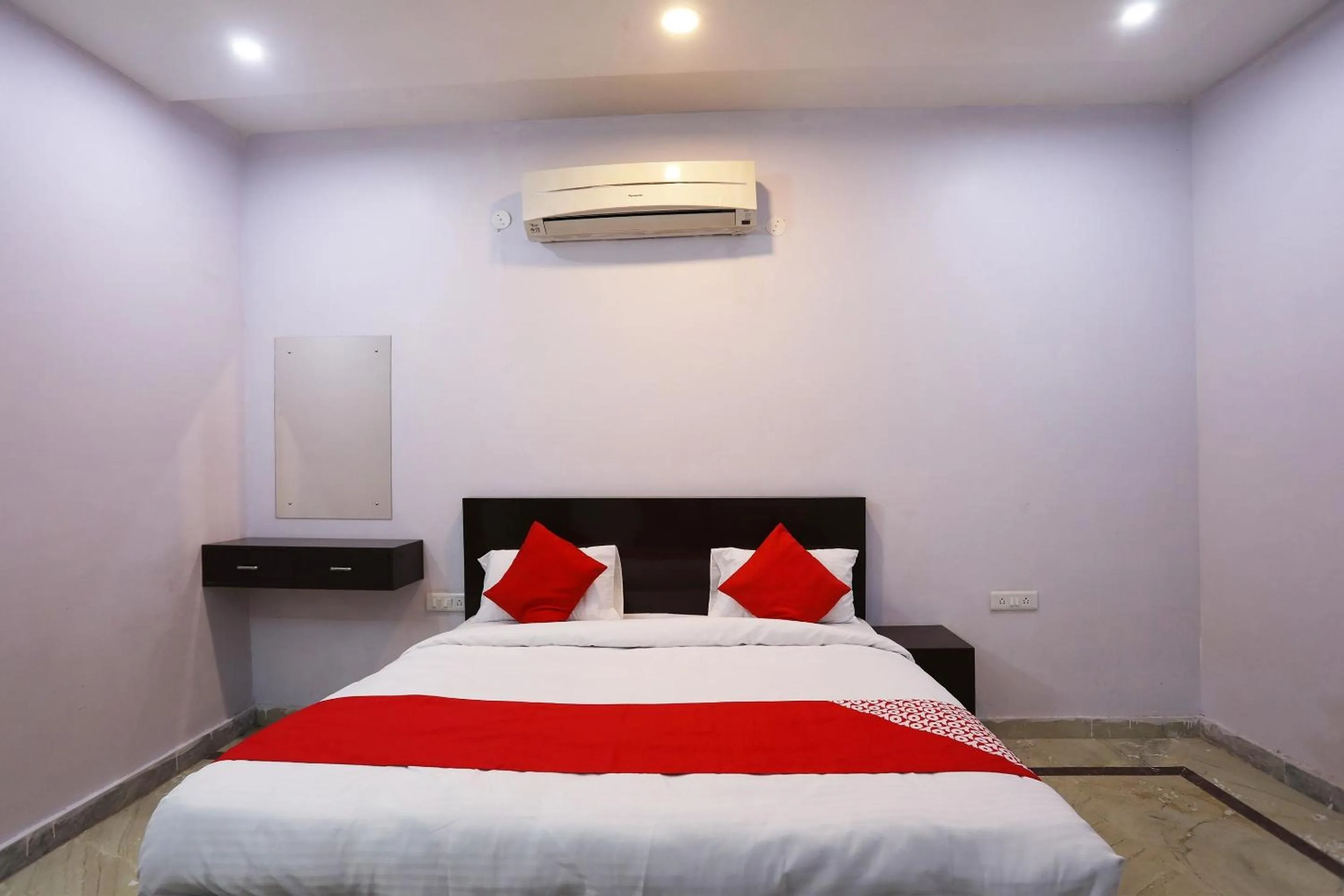 Bedroom, Bed in Hotel O Salt And Pepper Hotel And Resturant