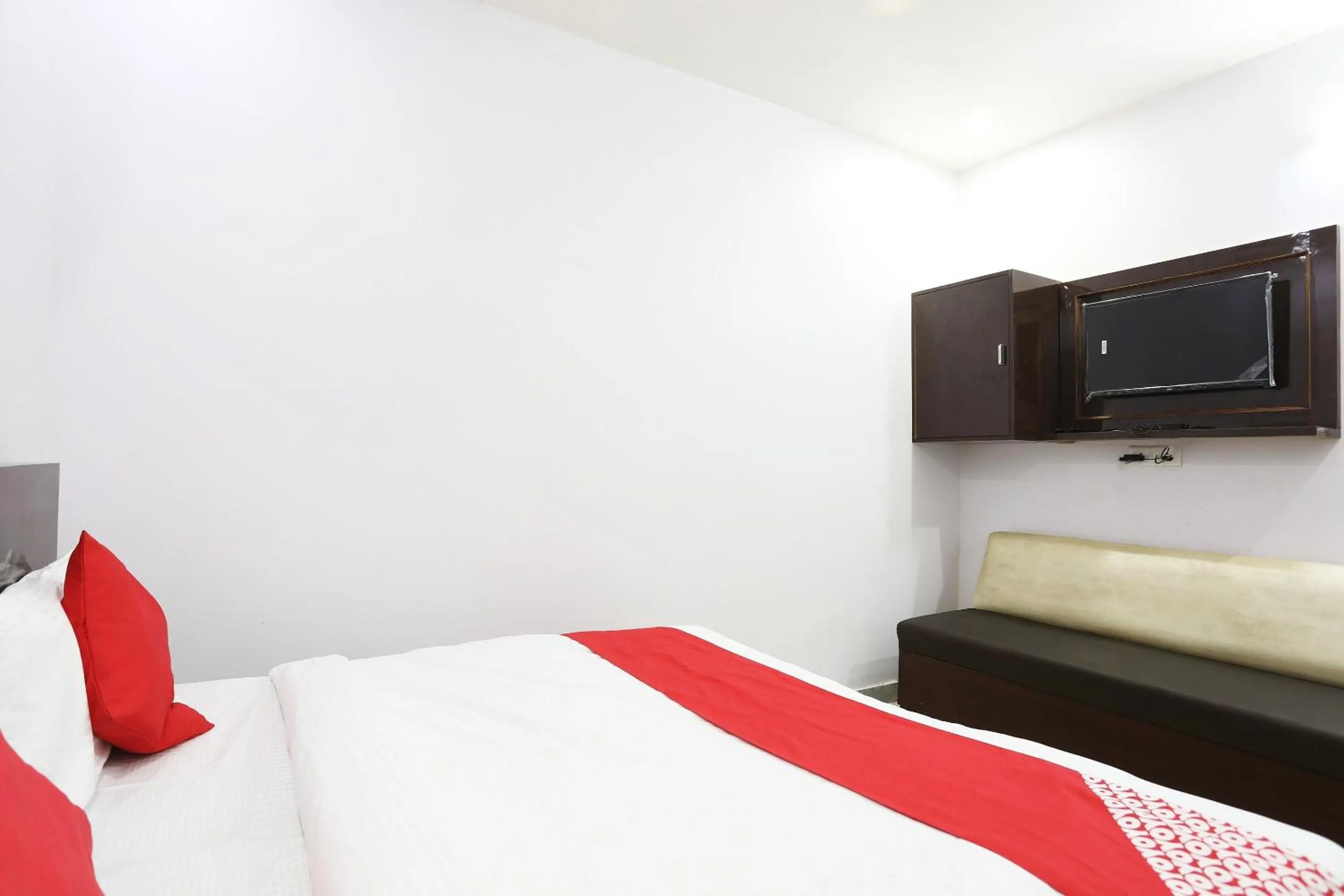 Bedroom, Bed in Hotel O Salt And Pepper Hotel And Resturant