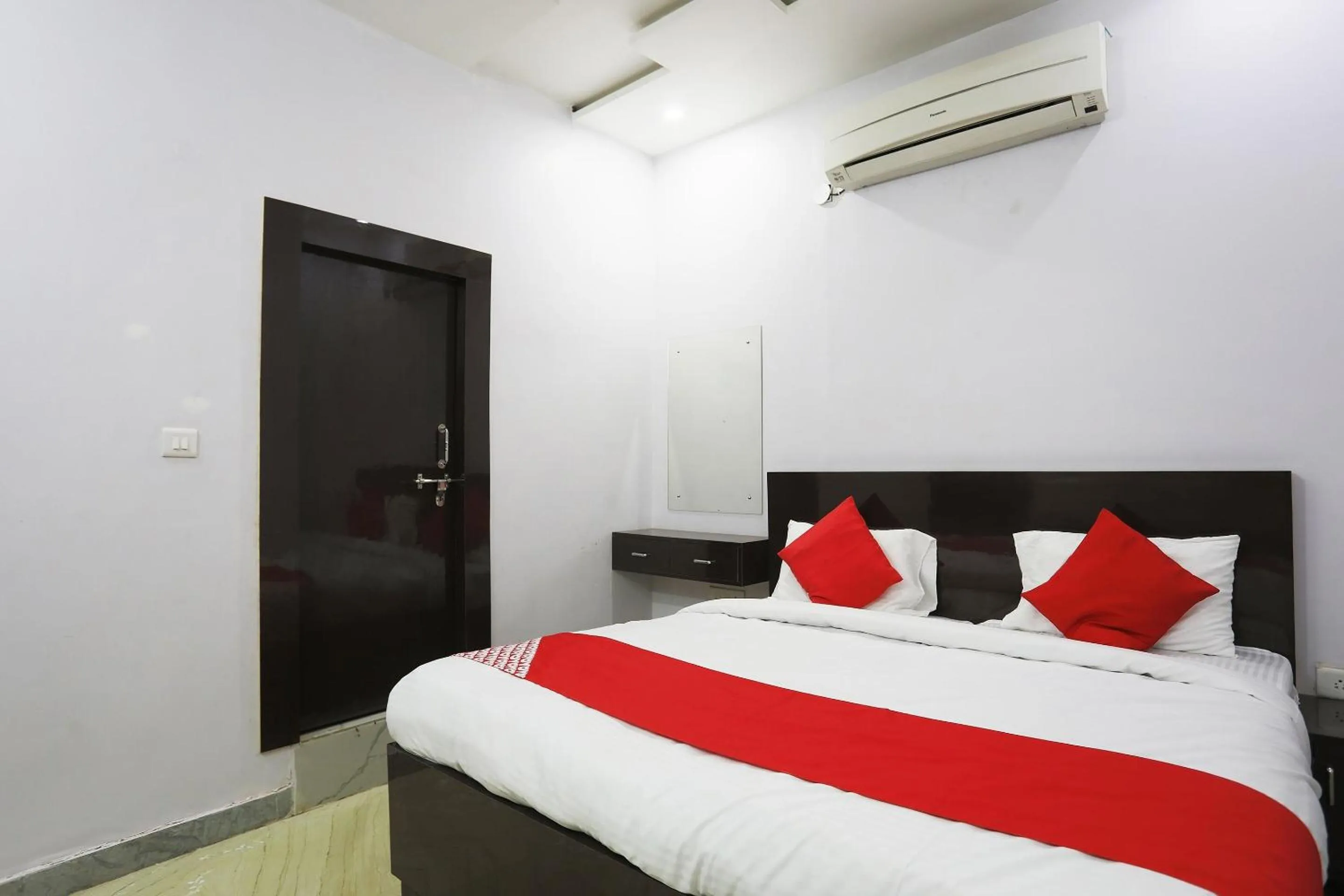 Bedroom, Bed in Hotel O Salt And Pepper Hotel And Resturant