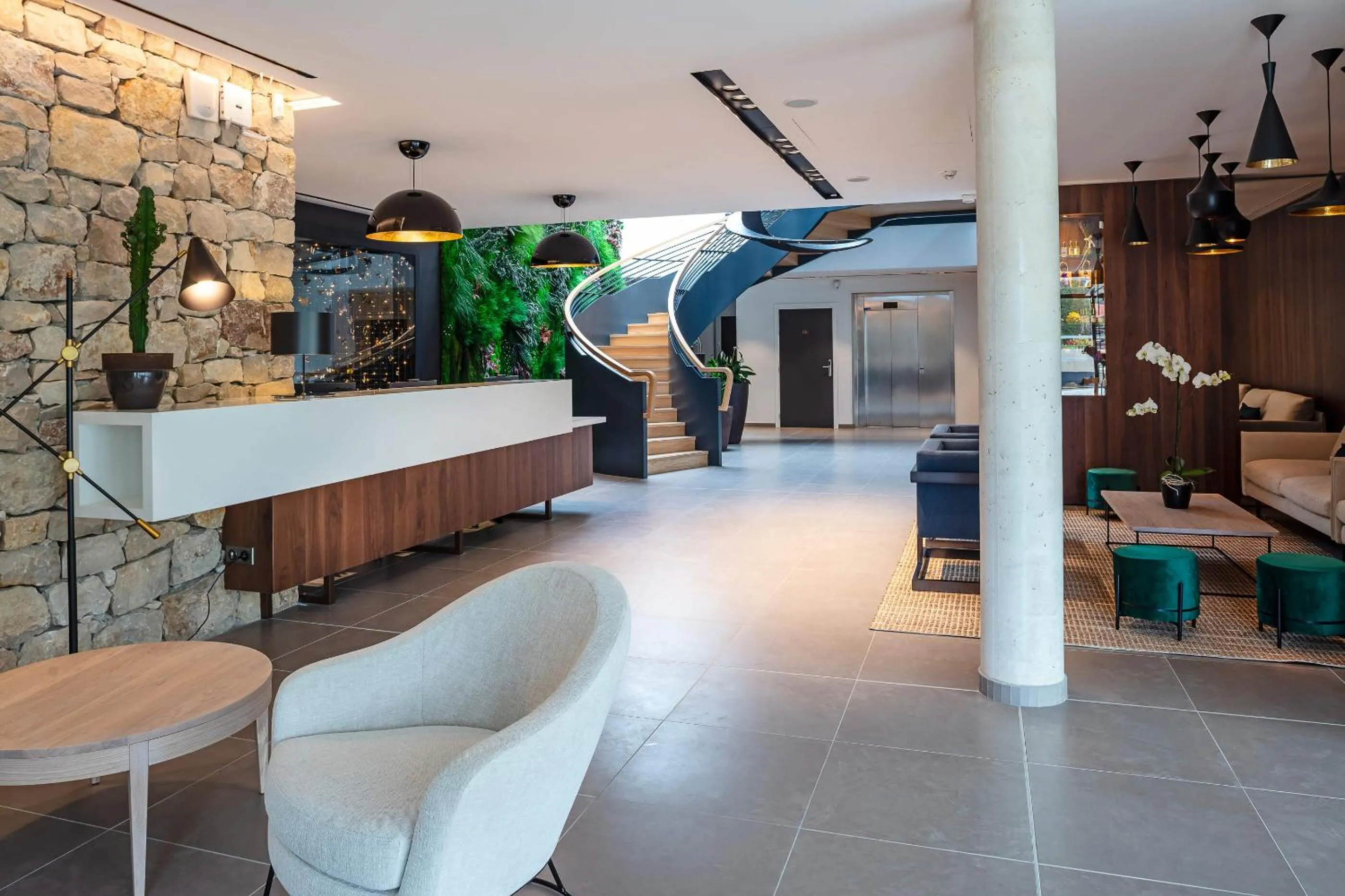 Lobby or reception in Hôtel Sainte Victoire