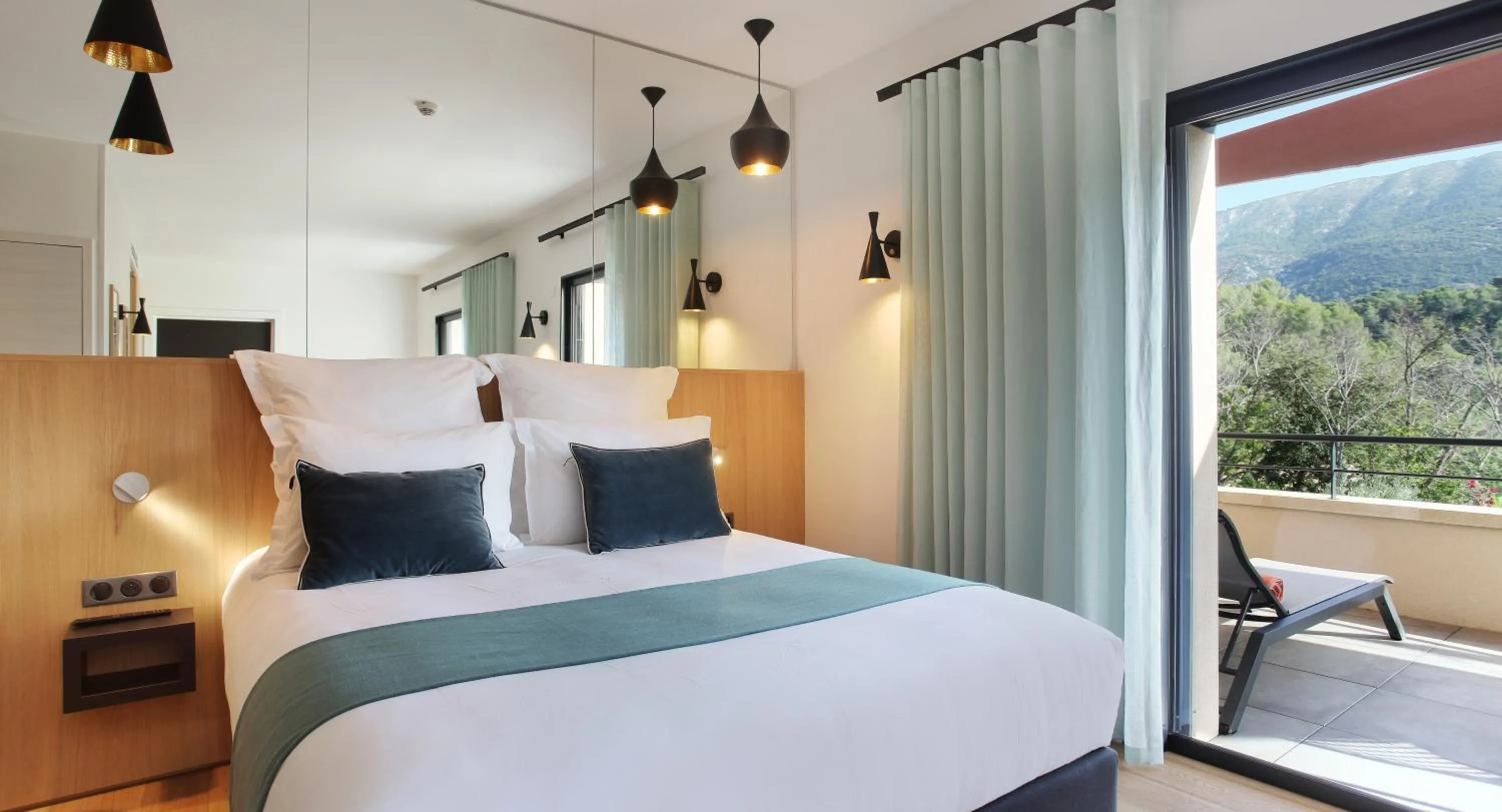 Bed in Hôtel Sainte Victoire