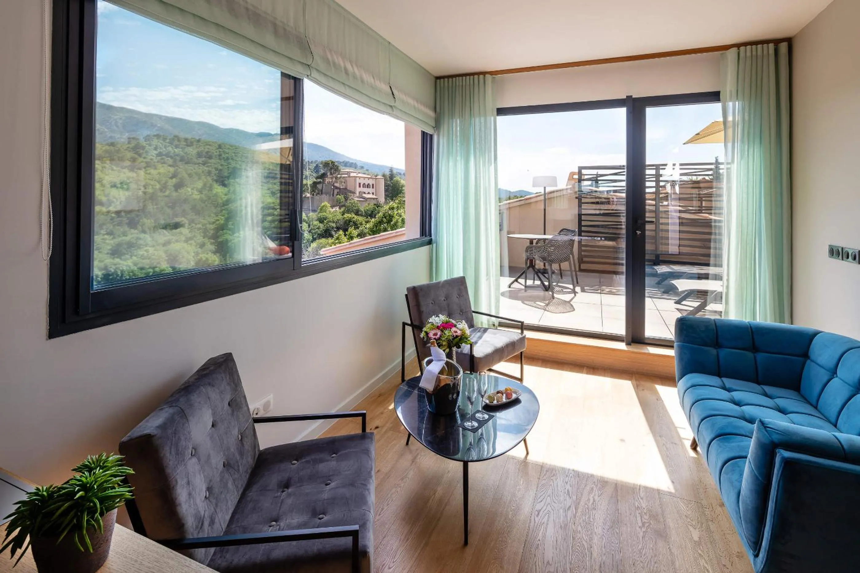 Seating area in Hôtel Sainte Victoire