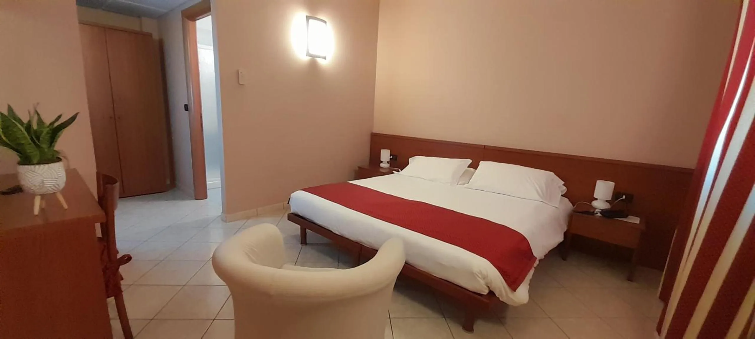 Bedroom, Bed in Hotel Ceretto