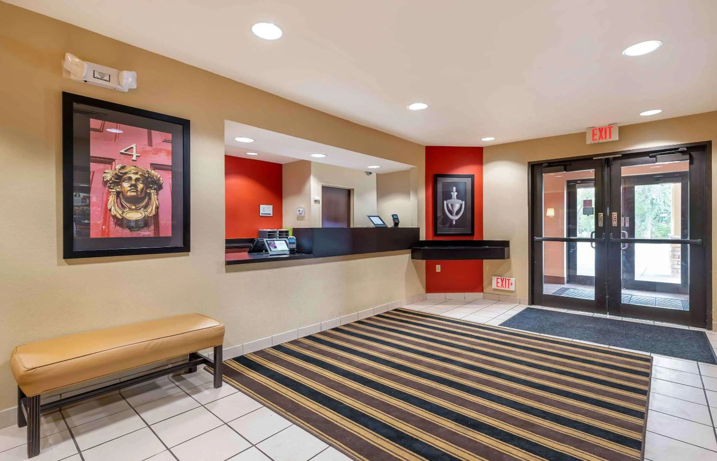 Lobby or reception, Bed in Extended Stay America Suites - Bloomington - Normal