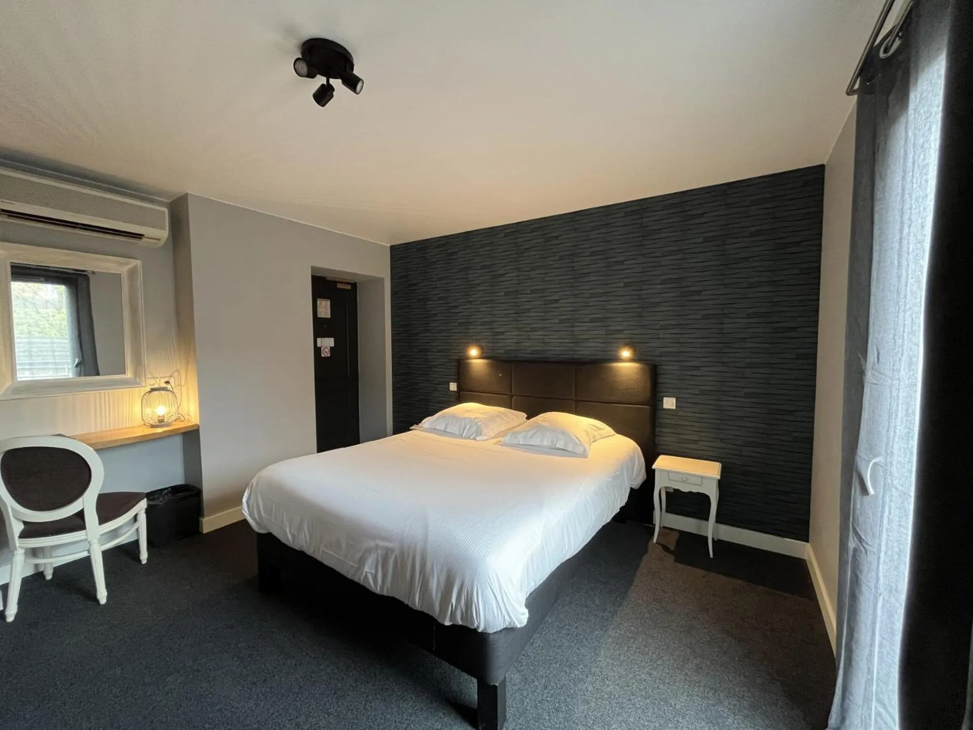 Bedroom, Bed in Saint Jean