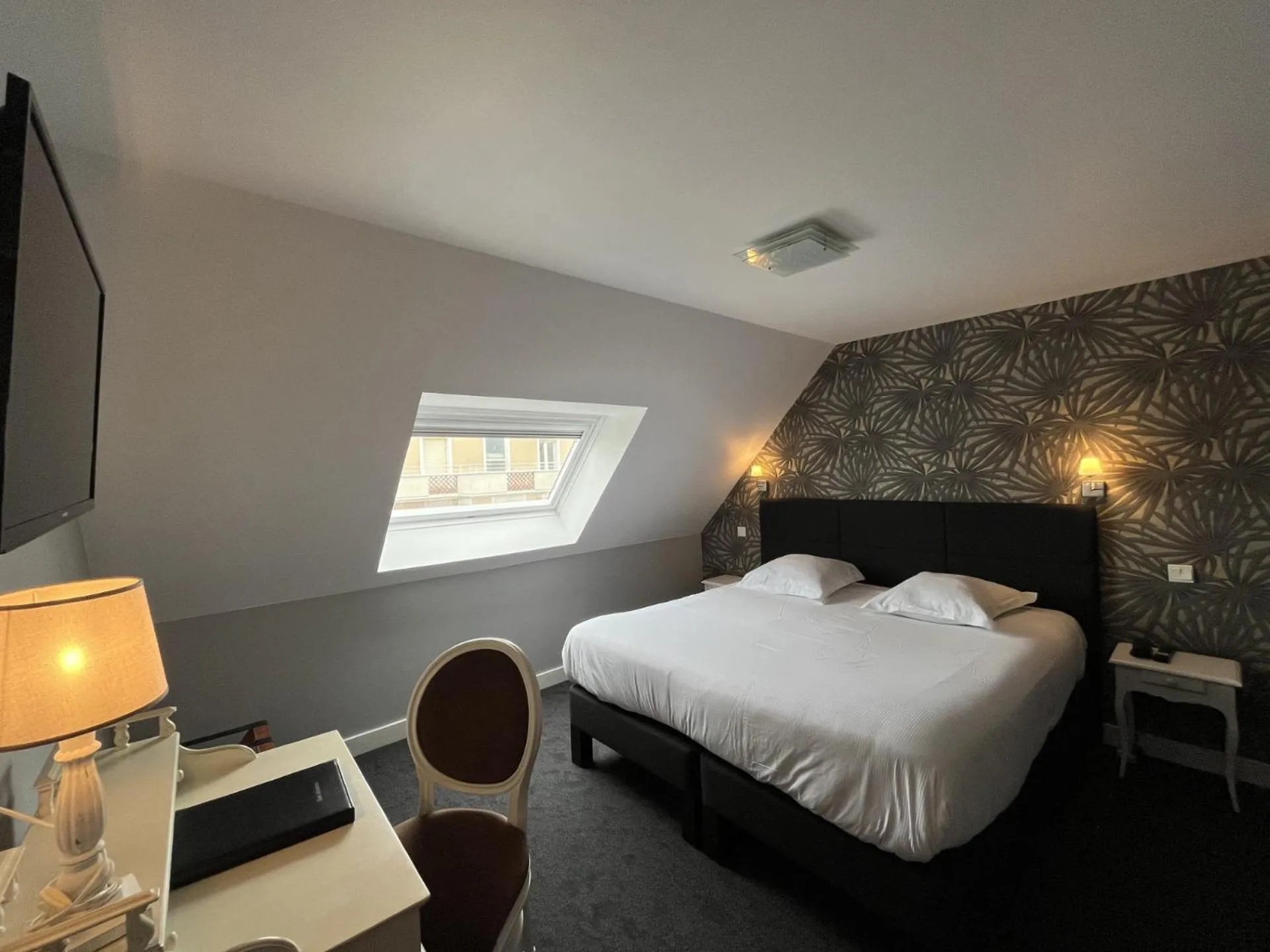 Photo of the whole room, Bed in Saint Jean