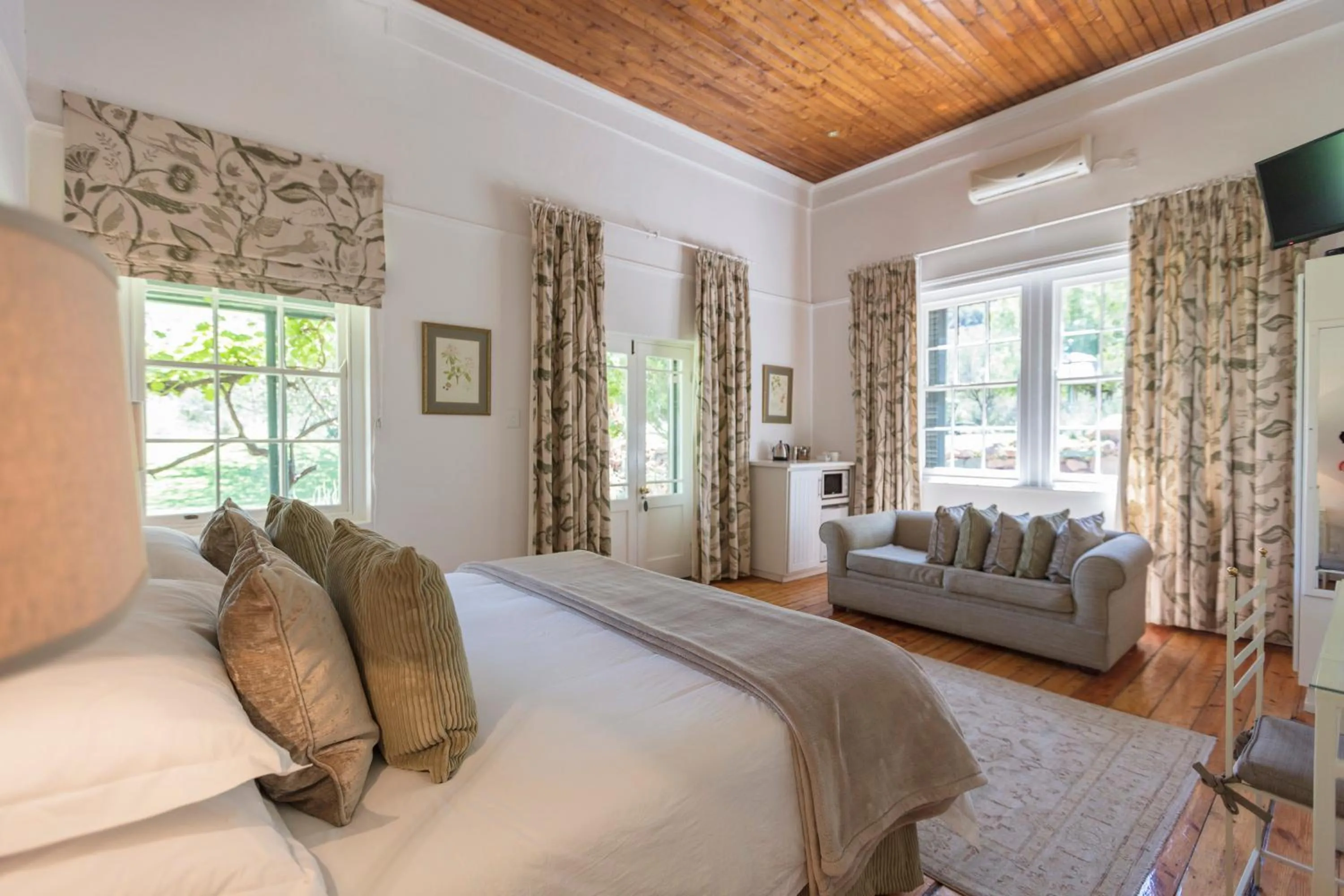 Bedroom, Bed in Lemoenfontein