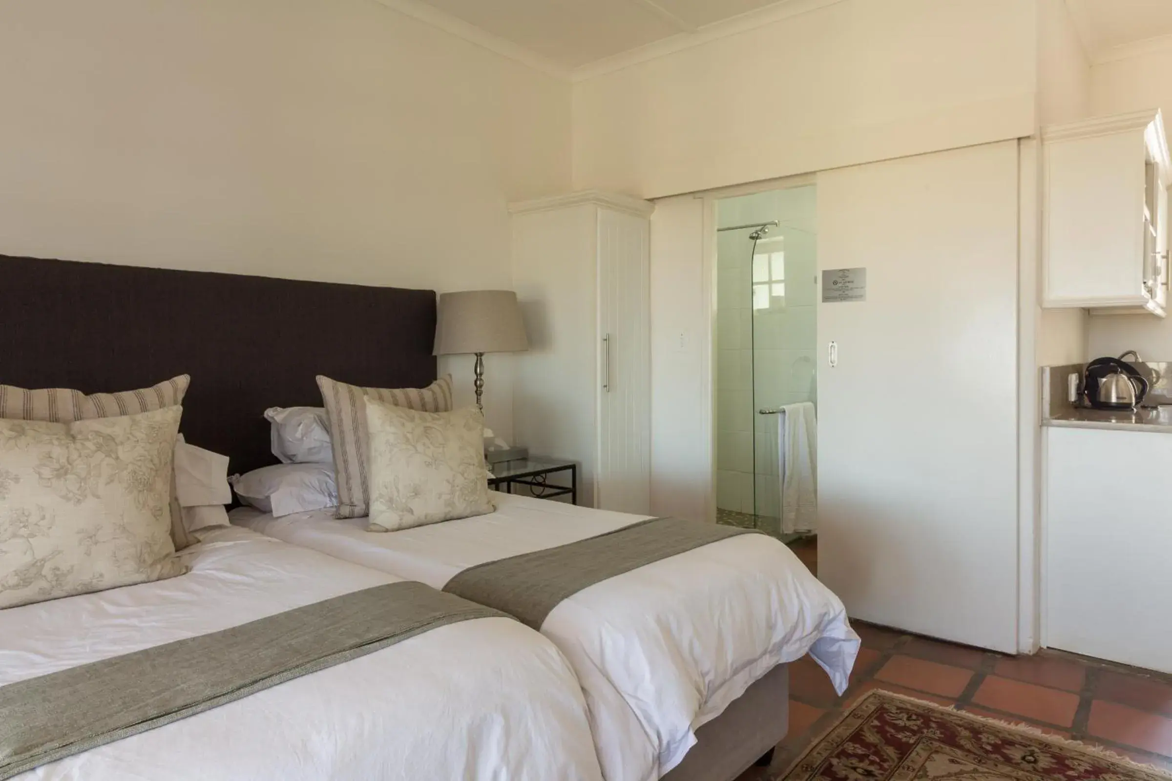 Schuur - single occupancy - Self Catering Option in Lemoenfontein Schuur - single occupancy - Self Catering Option in Lemoenfontein