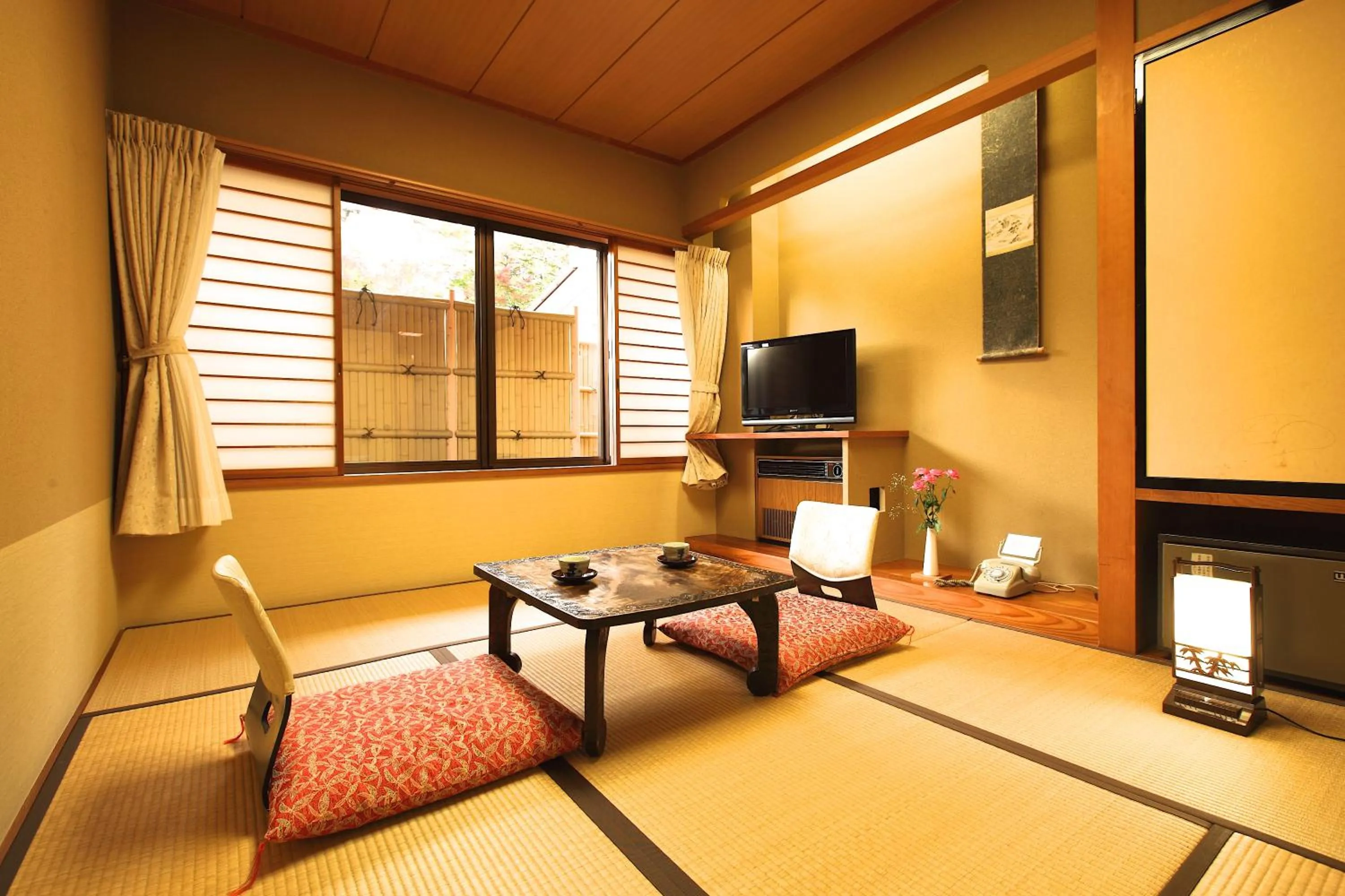 Photo of the whole room in Tsuruya Ryokan