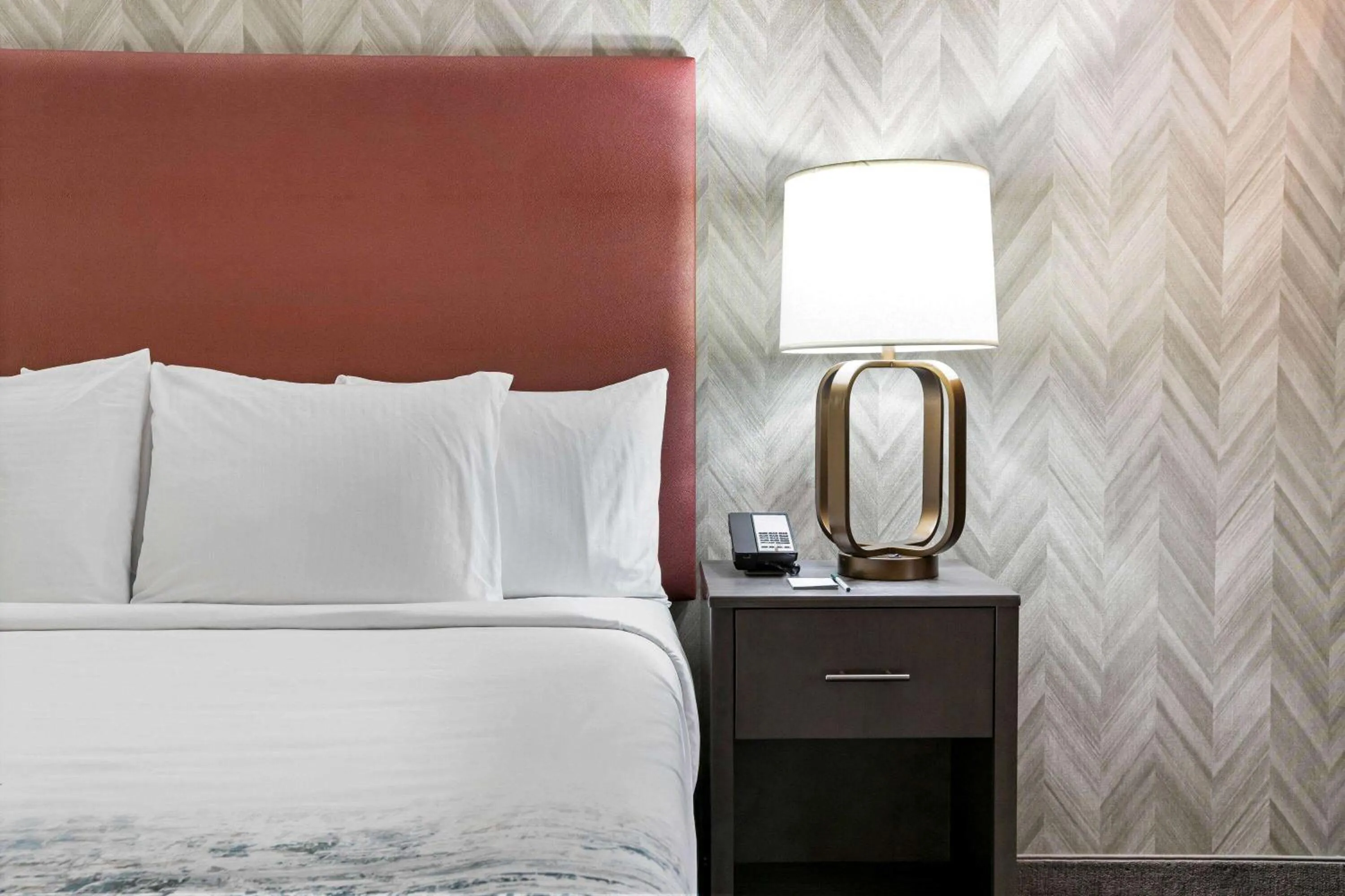 On site, Bed in La Quinta Inn & Suites DFW West-Glade-Parks