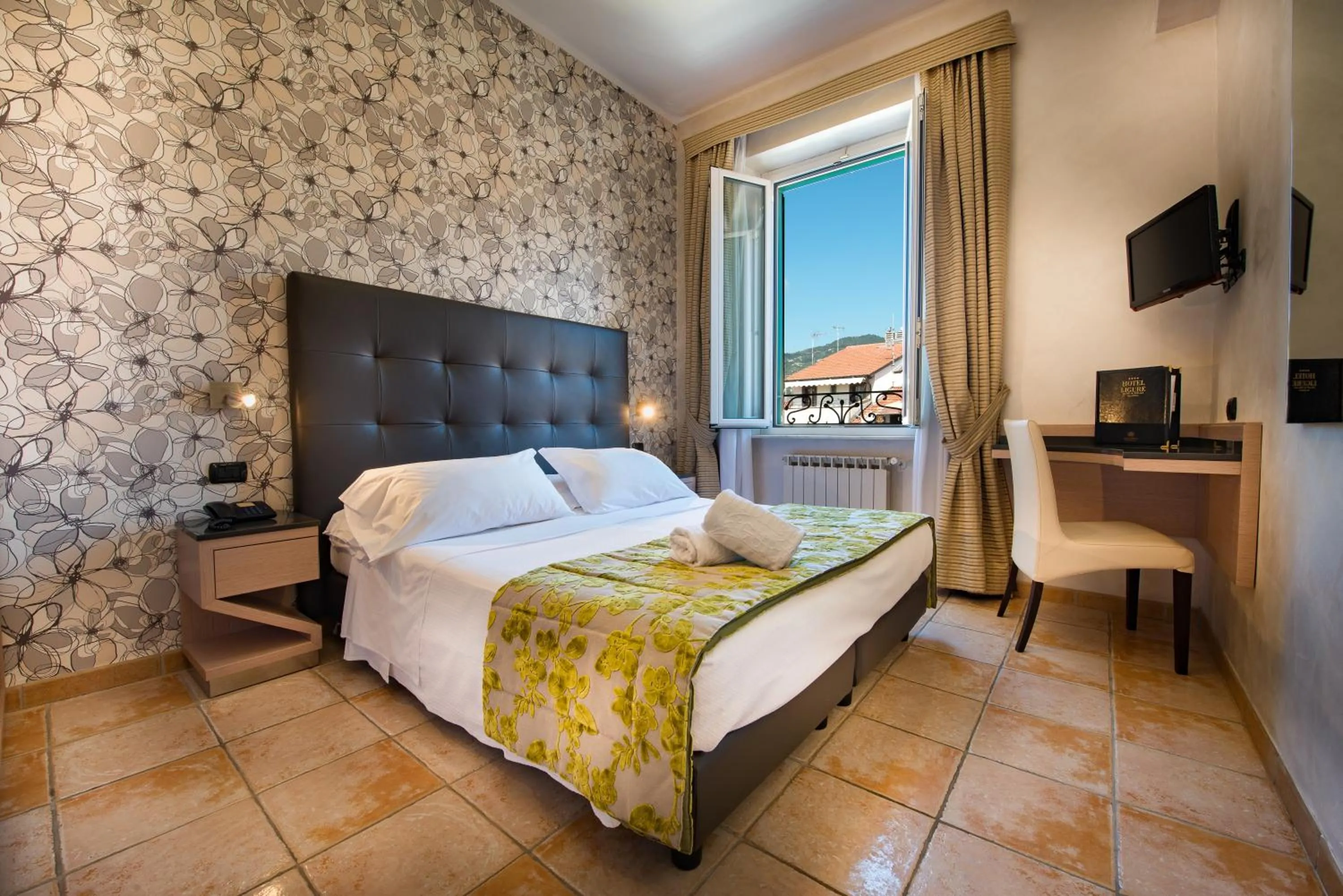 Bed in Hotel Ligure