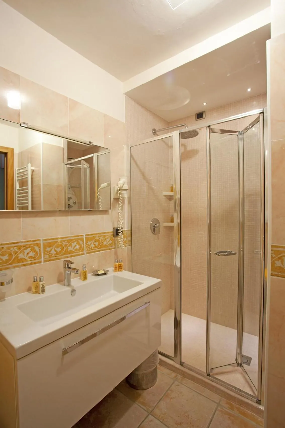 Bathroom in Hotel Ligure
