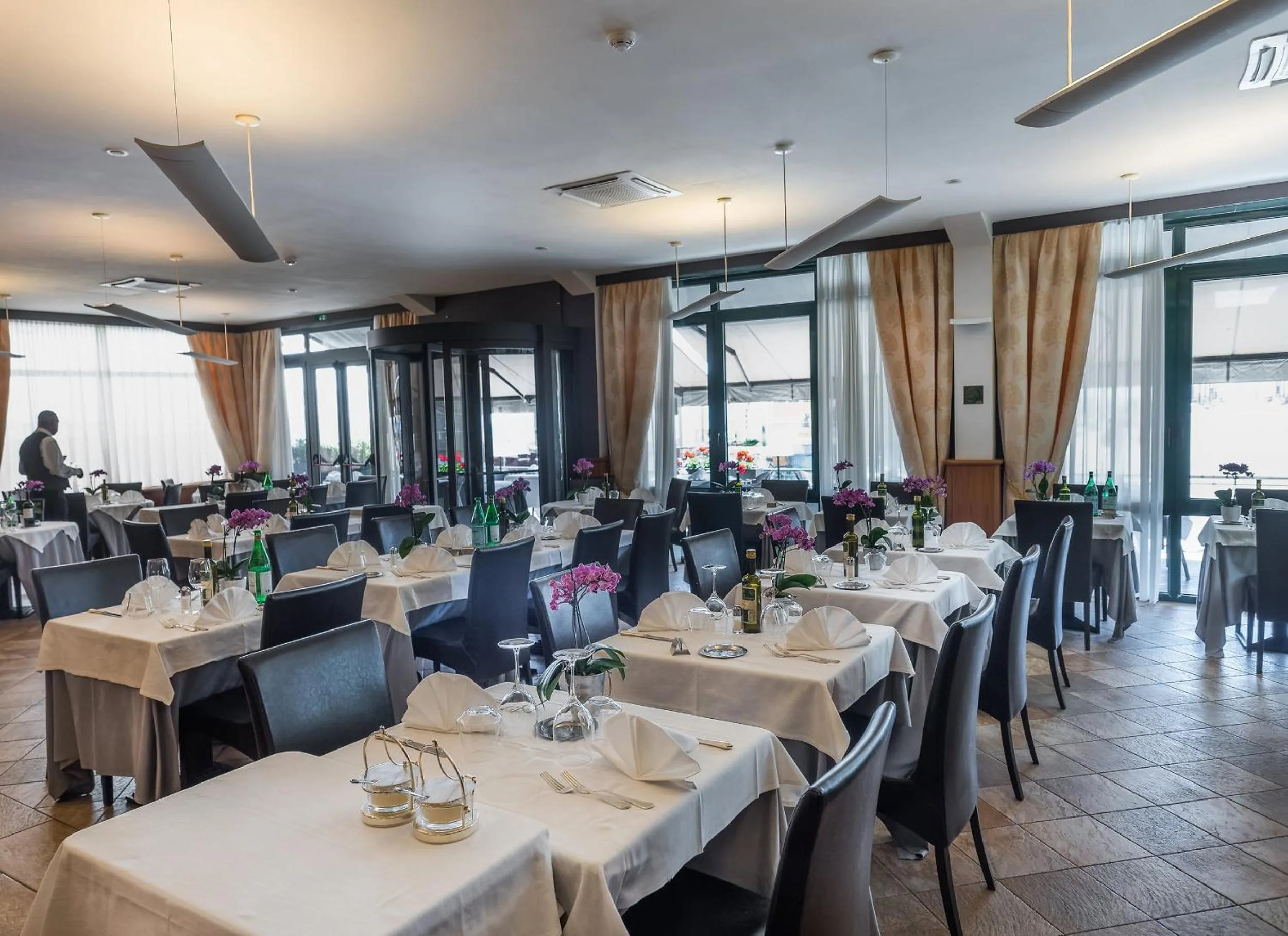 Restaurant/places to eat in Hotel Ligure