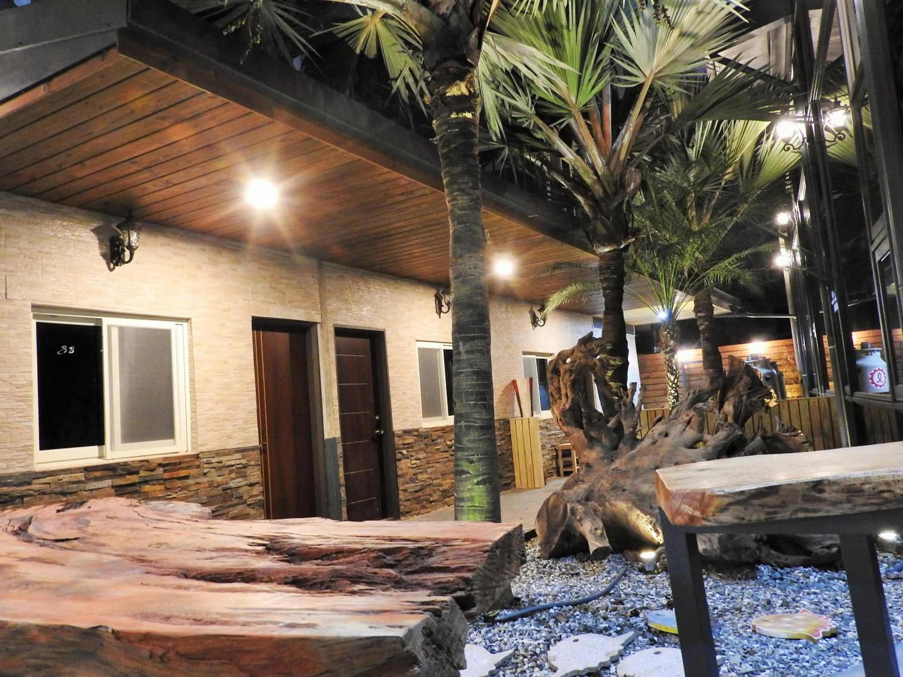 Facade/entrance in Blue Owl-Hualien No 2396-2397-2398-2399