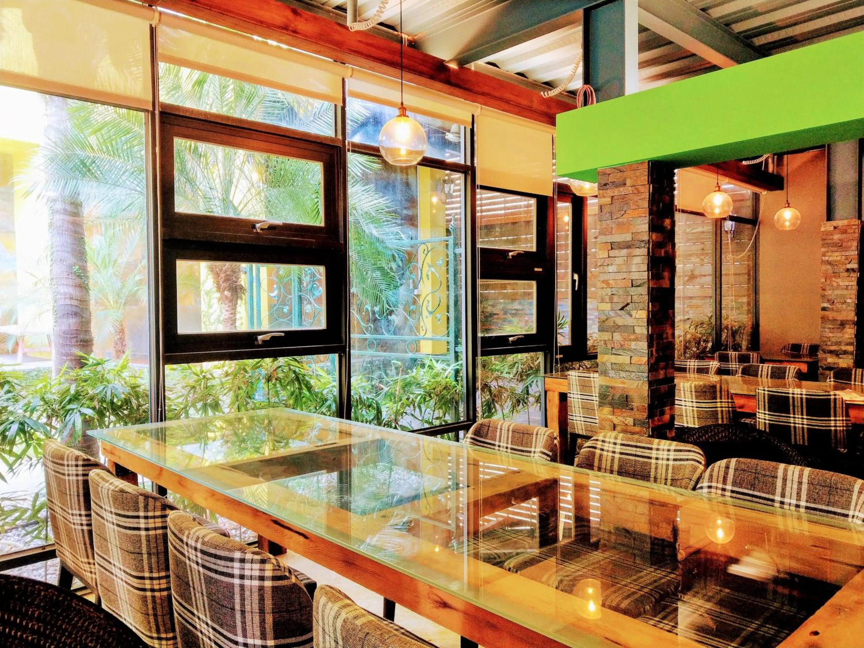 Restaurant/places to eat in Blue Owl-Hualien No 2396-2397-2398-2399