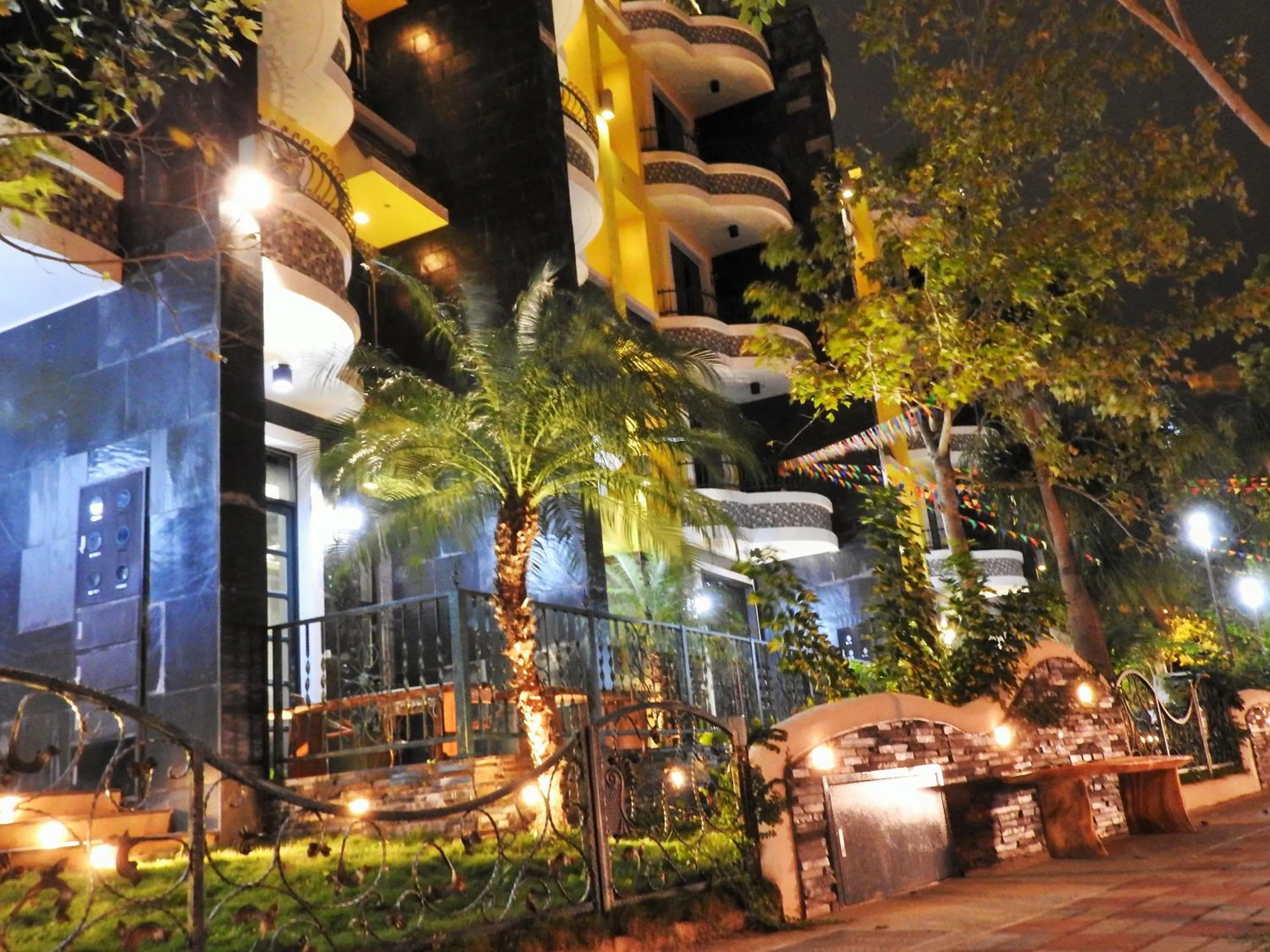 Facade/entrance in Blue Owl-Hualien No 2396-2397-2398-2399