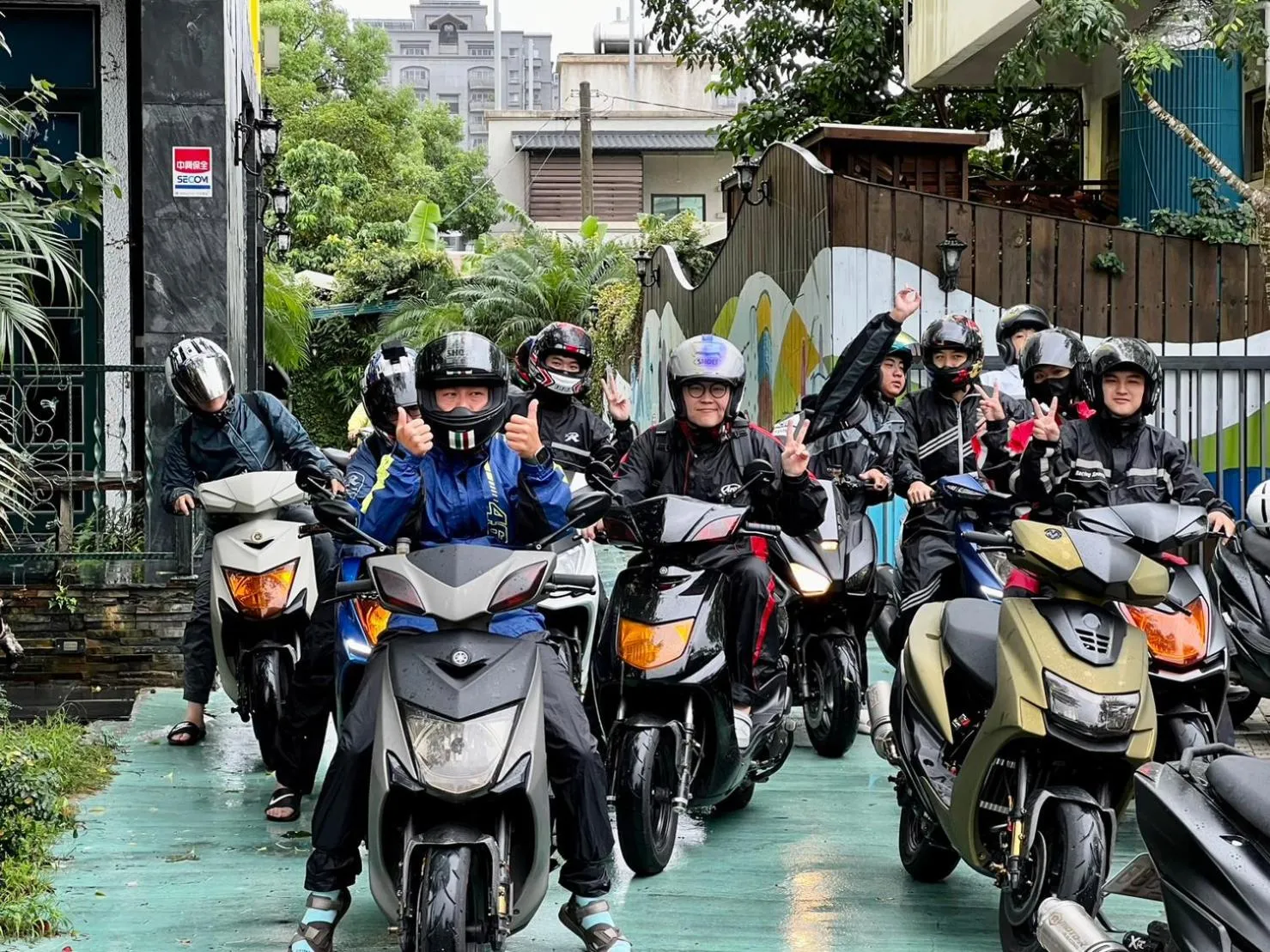 People in Blue Owl-Hualien No 2396-2397-2398-2399