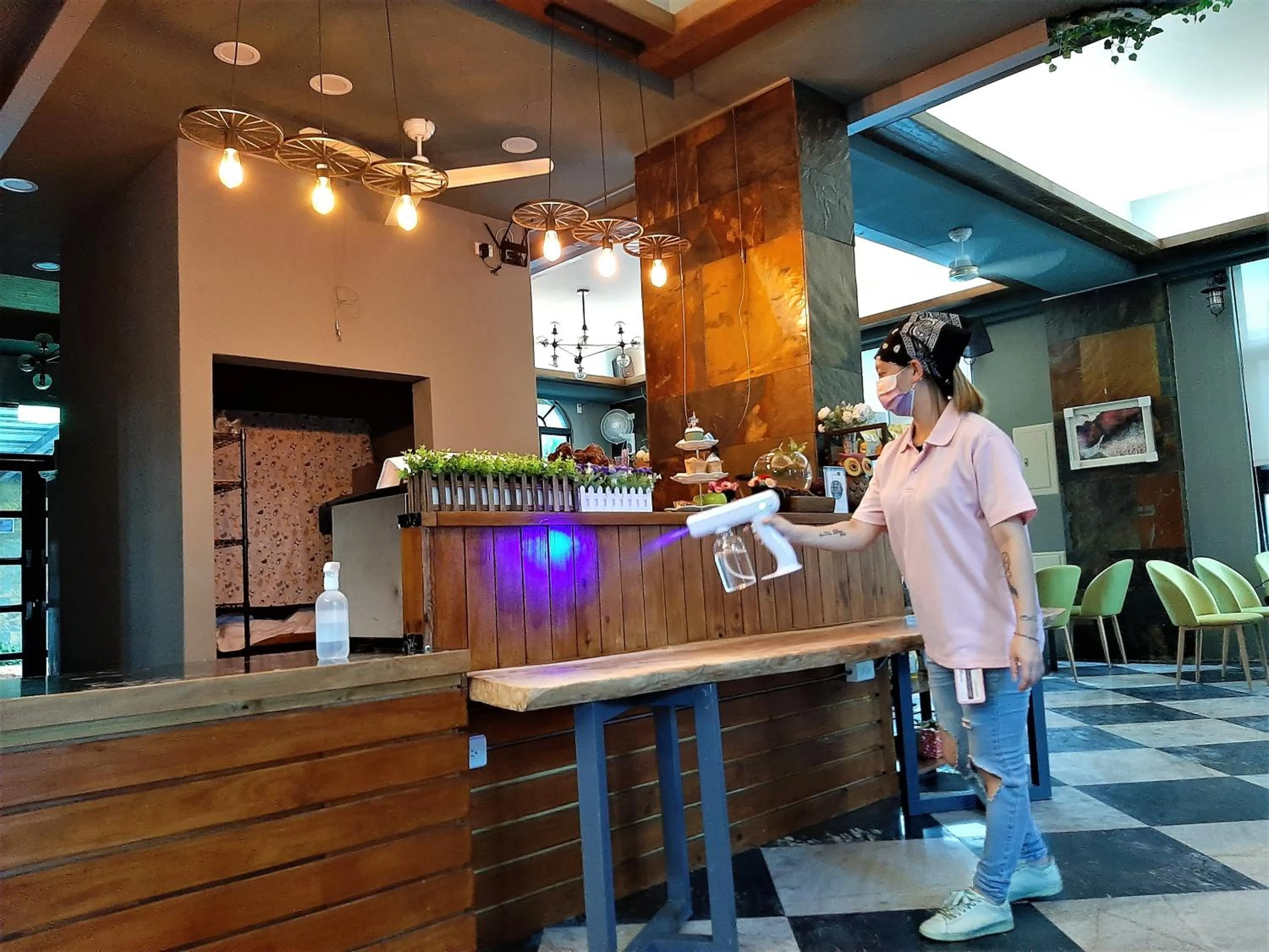 Staff in Blue Owl-Hualien No 2396-2397-2398-2399