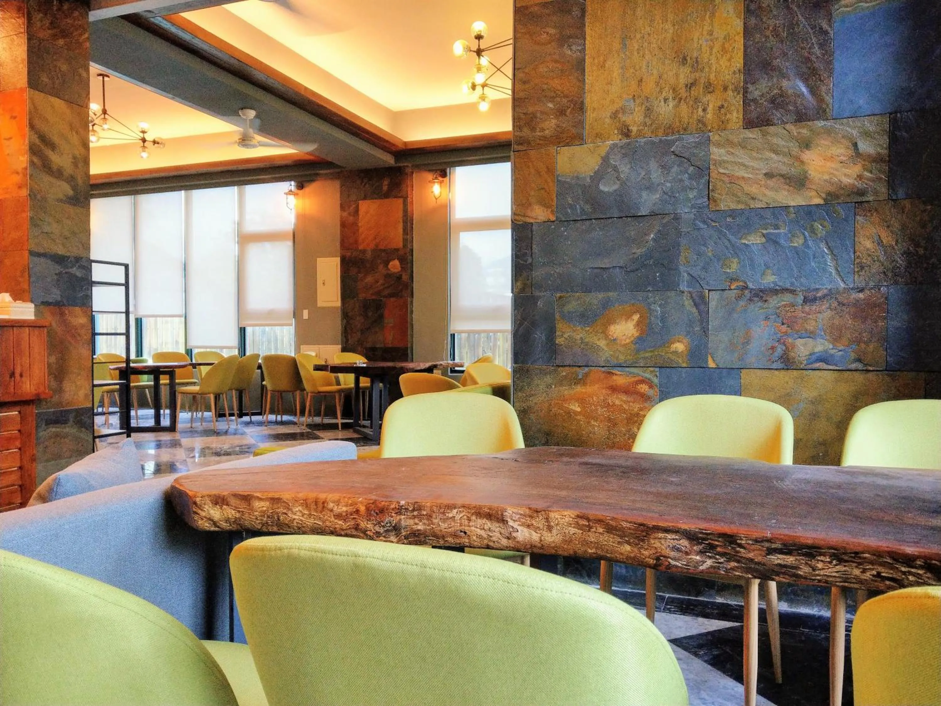 Facade/entrance in Blue Owl-Hualien No 2396-2397-2398-2399