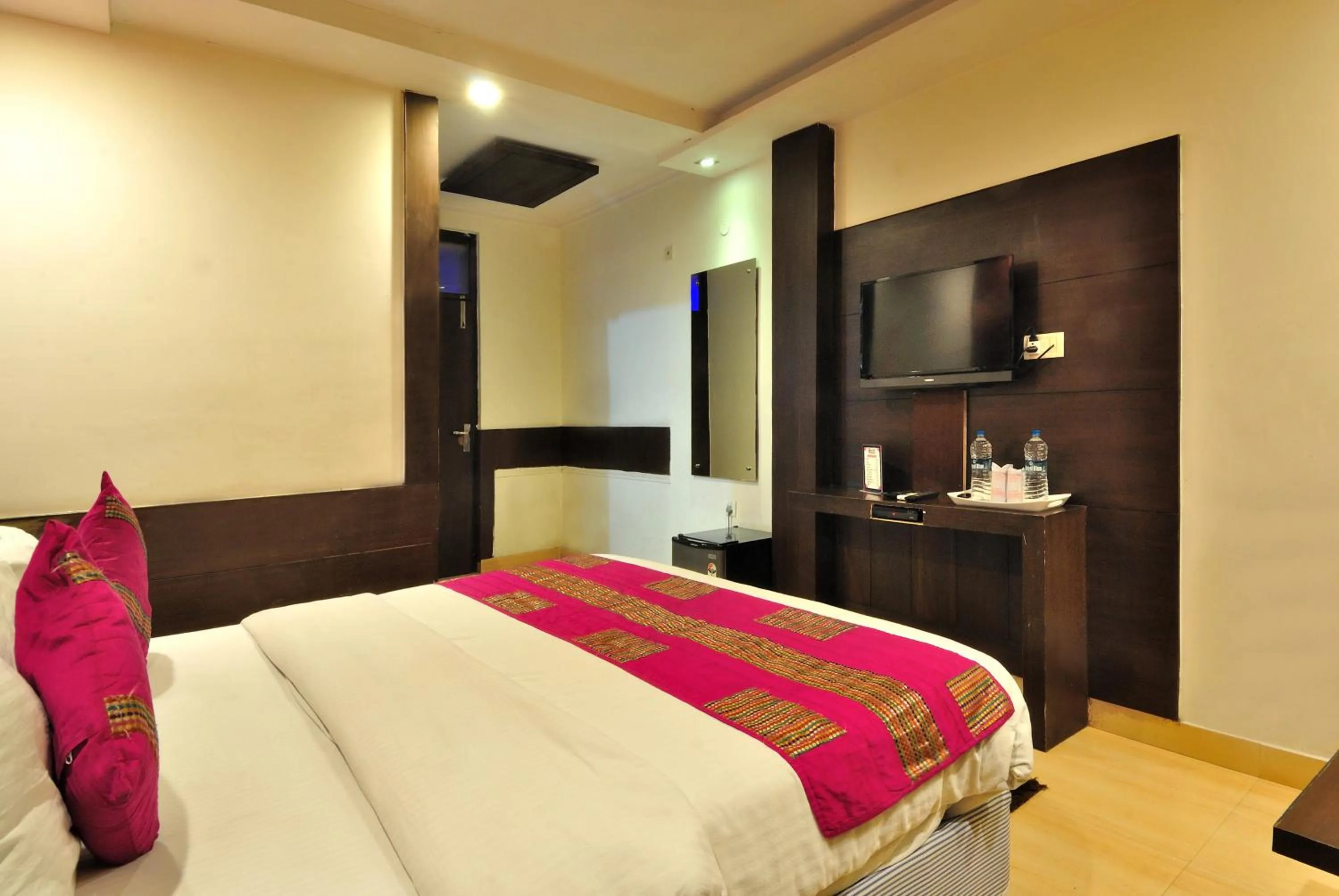 Photo of the whole room in Hotel Shelton