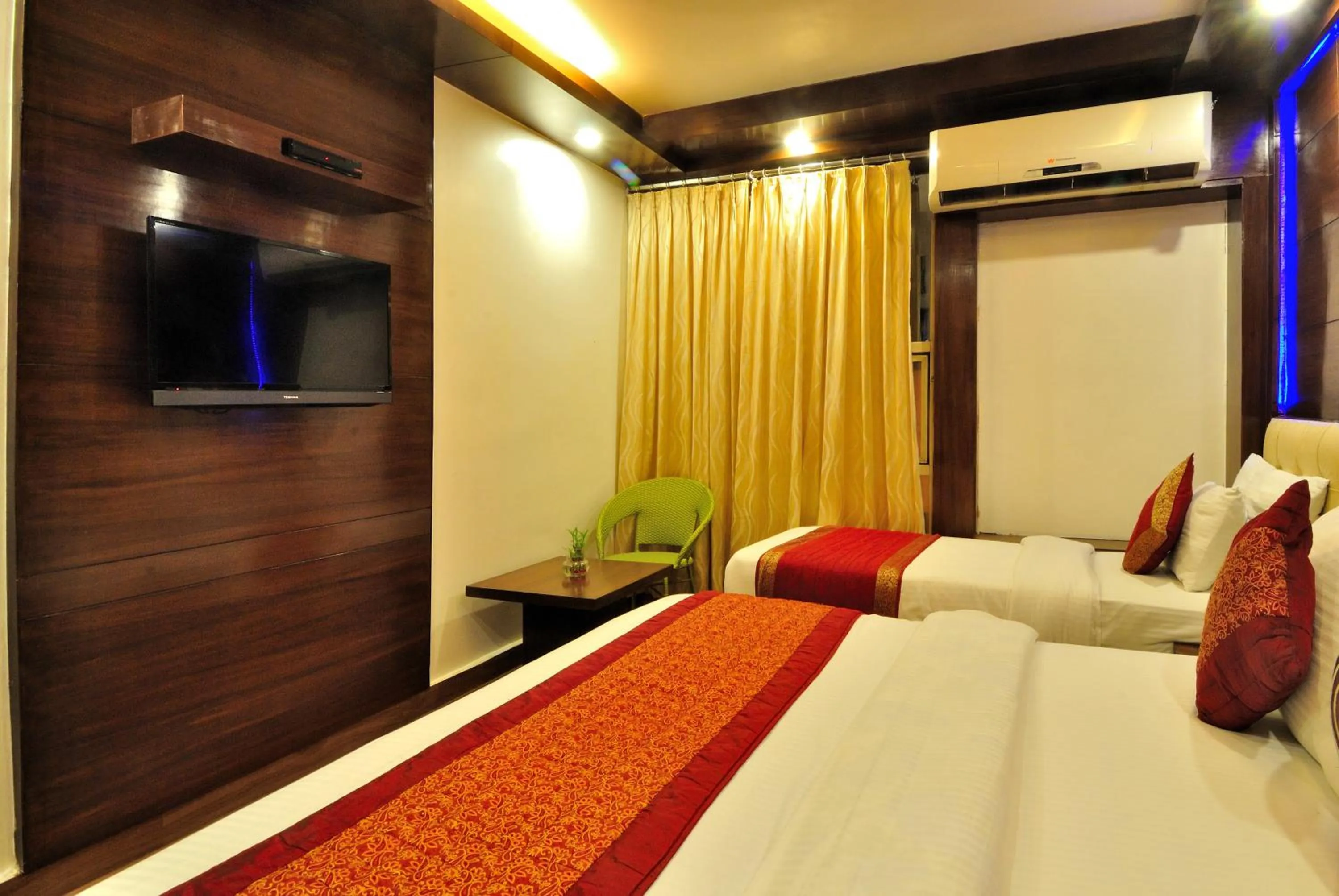 TV and multimedia in Hotel Shelton