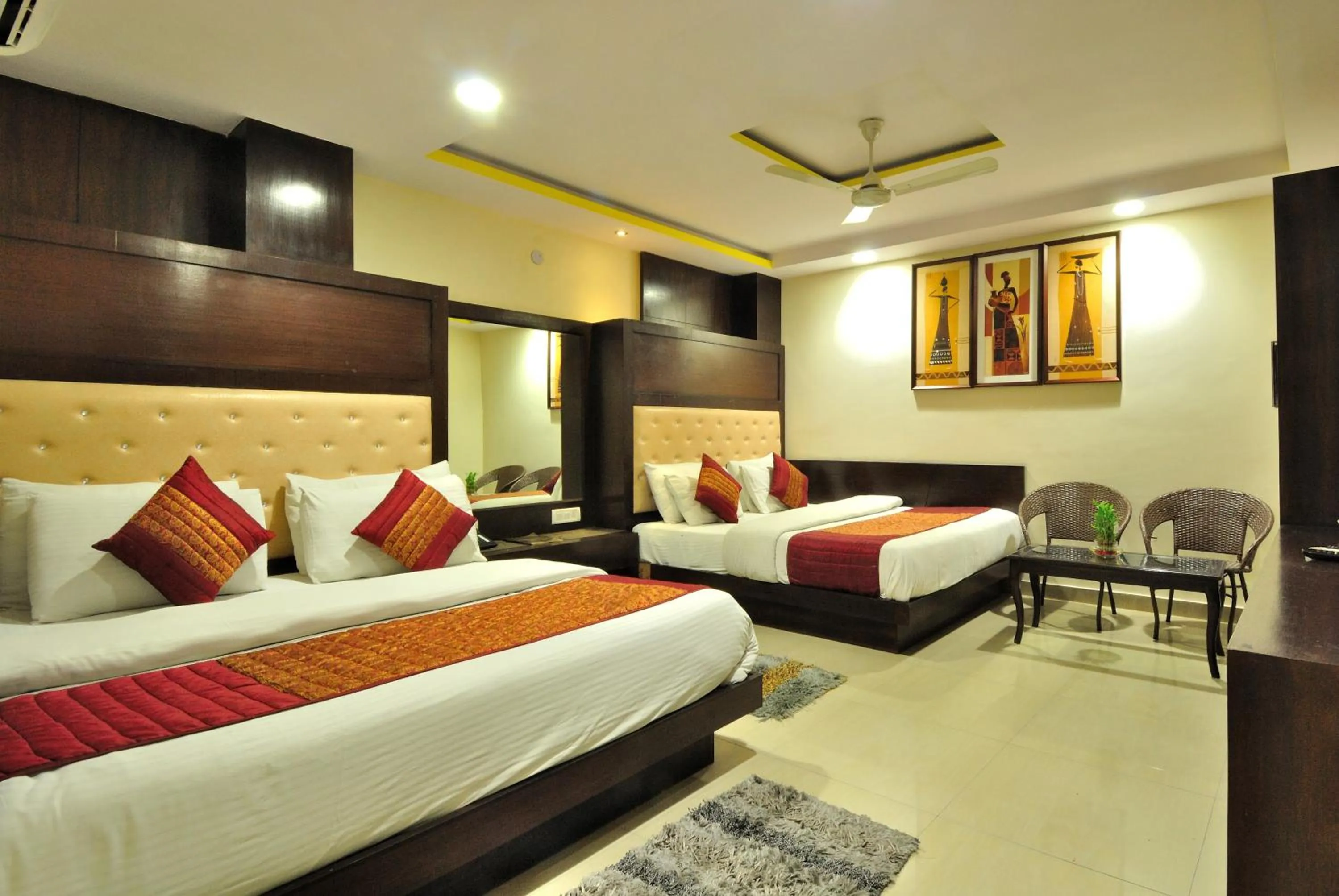 Photo of the whole room in Hotel Shelton