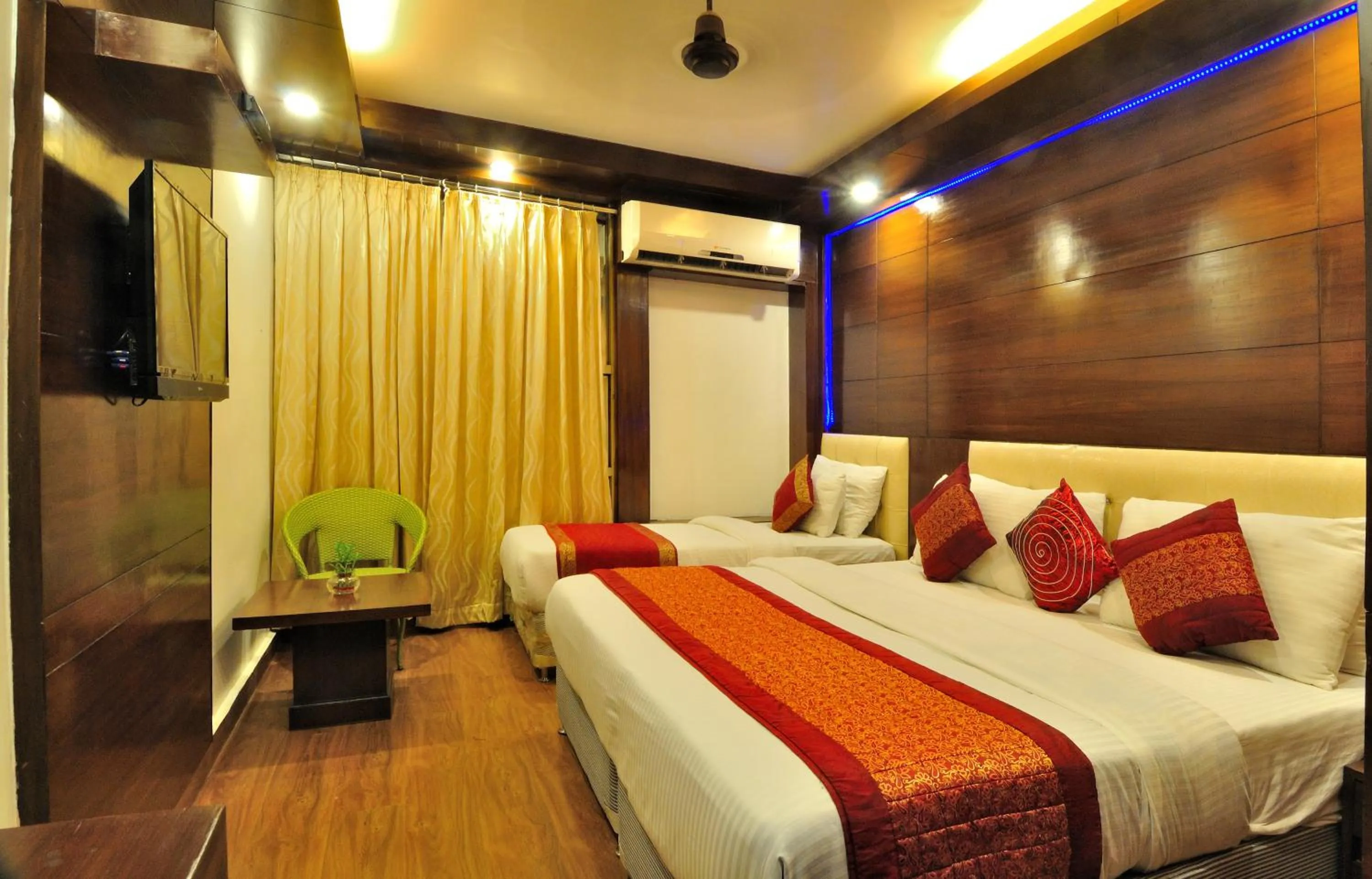 Photo of the whole room in Hotel Shelton