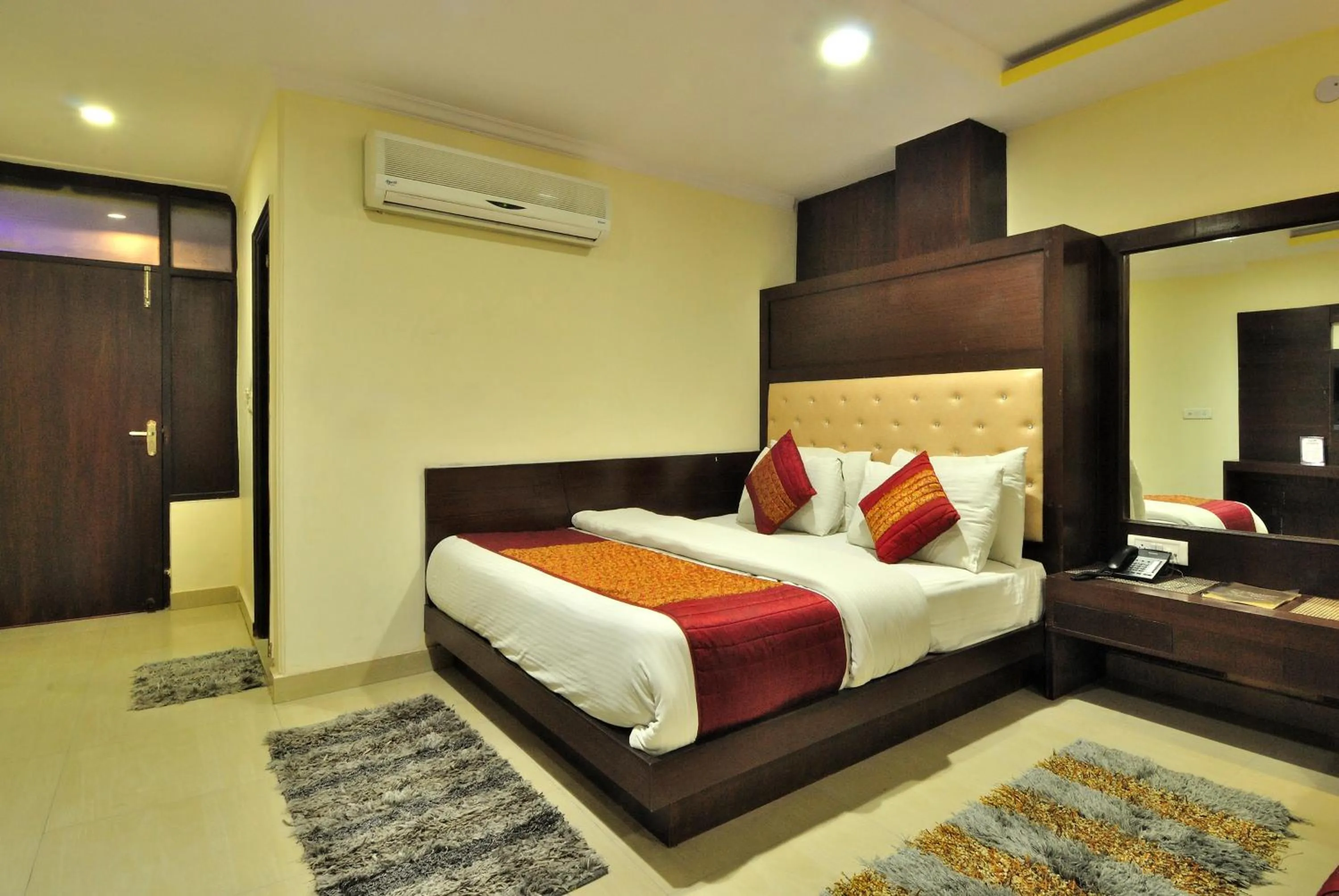 Photo of the whole room in Hotel Shelton