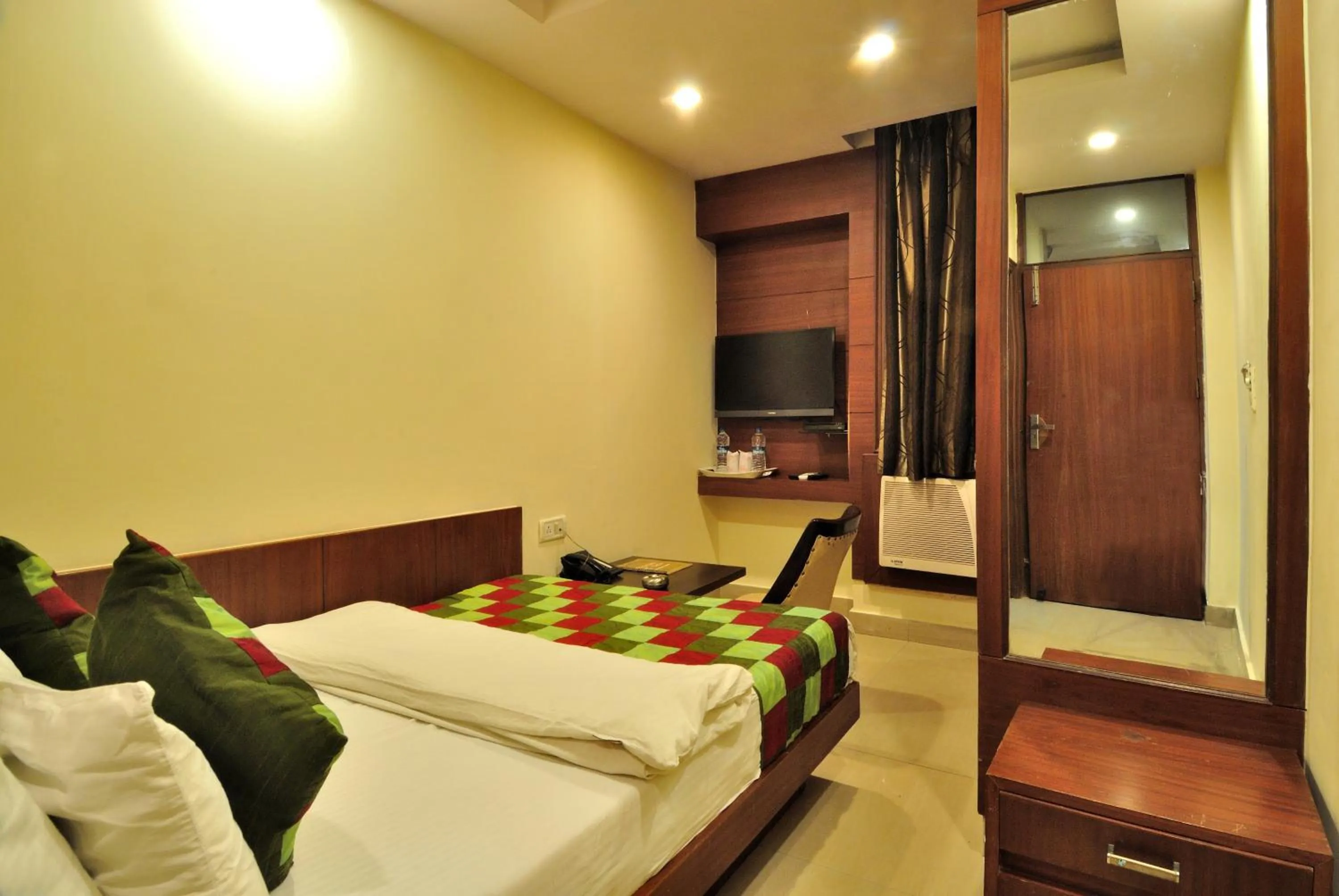 Photo of the whole room in Hotel Shelton