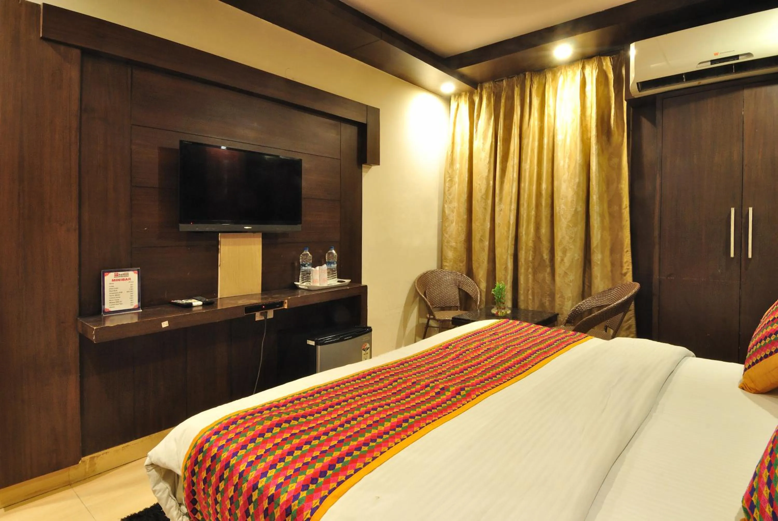 Photo of the whole room in Hotel Shelton