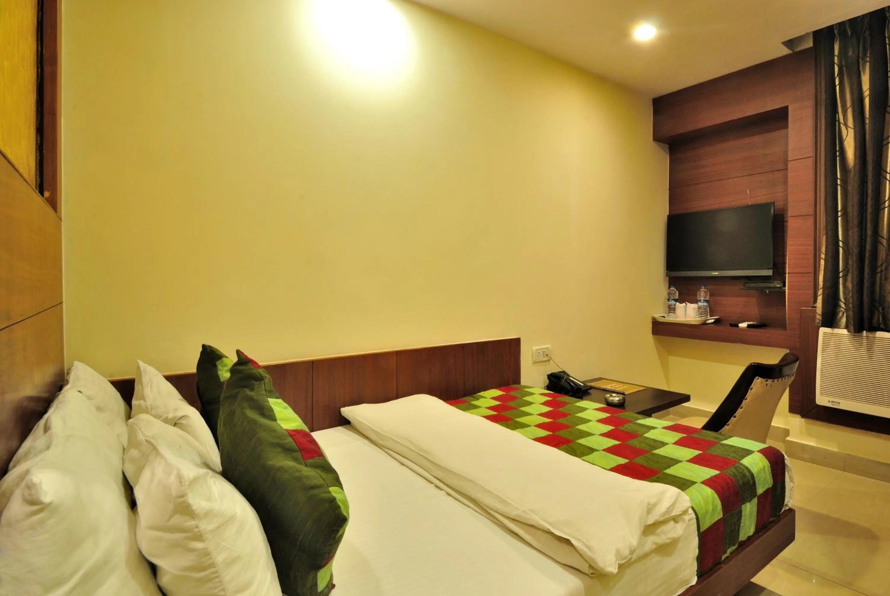 Photo of the whole room in Hotel Shelton