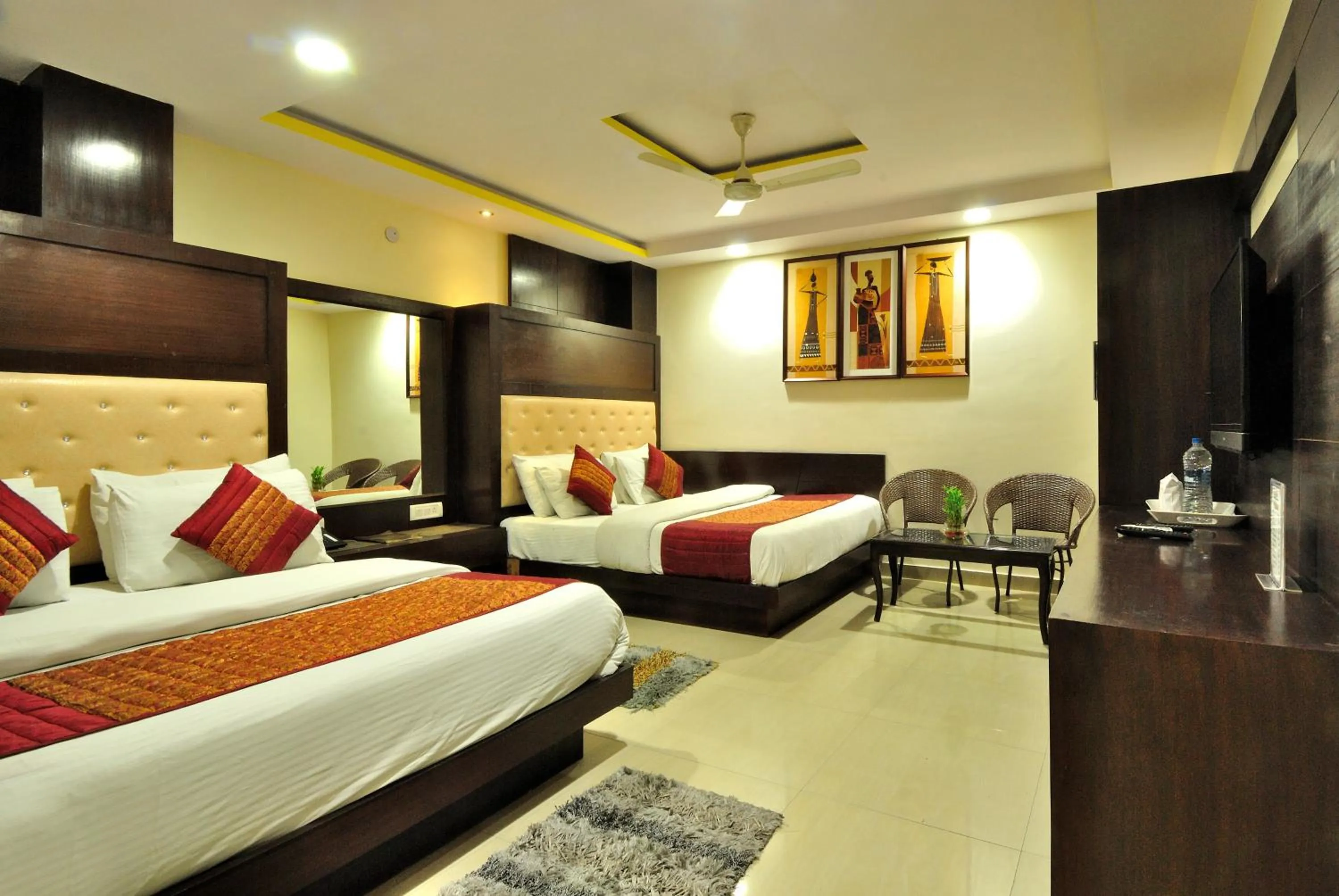 Photo of the whole room in Hotel Shelton