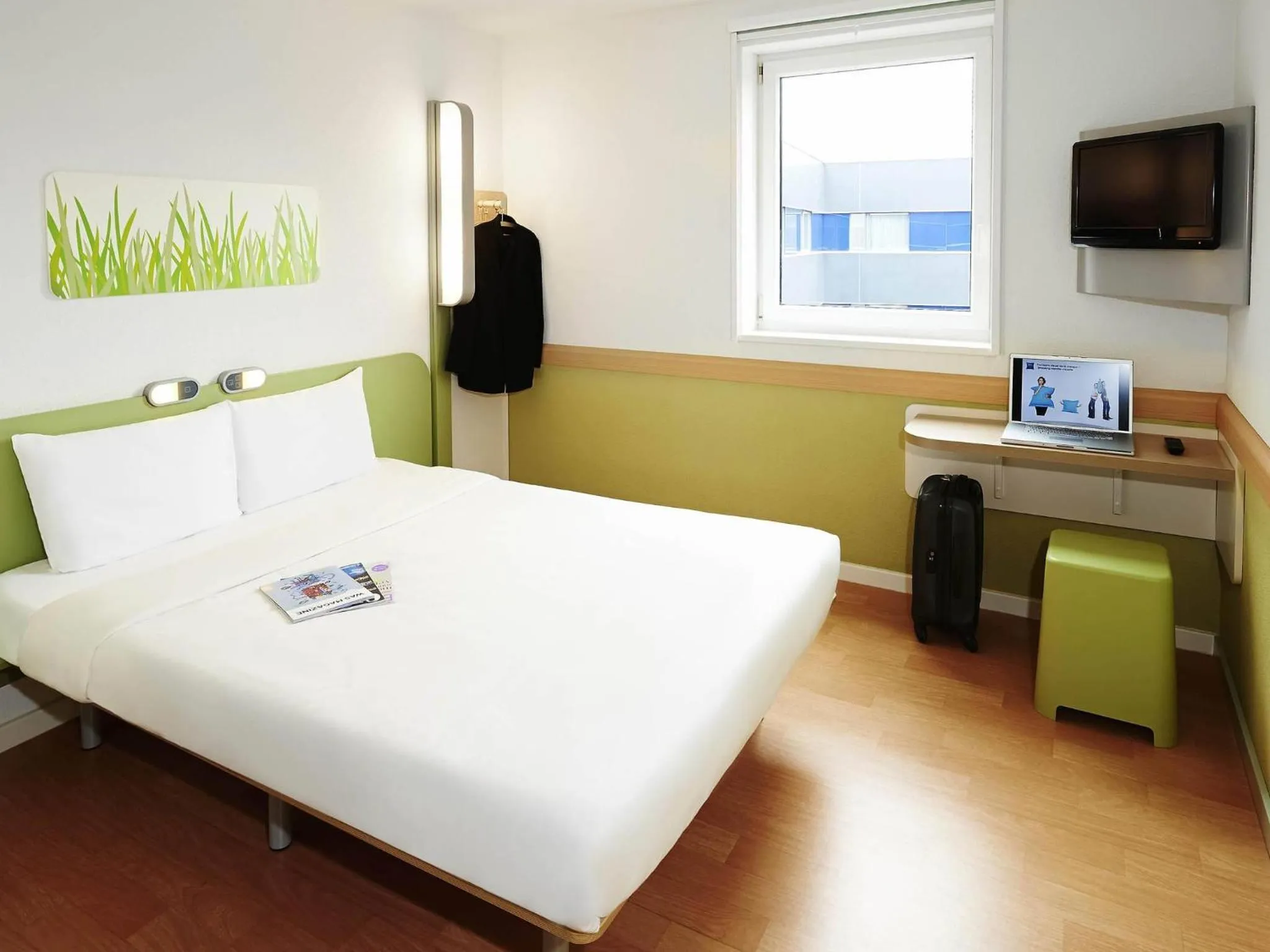 Bedroom, Bed in ibis Budget Caen Centre Gare