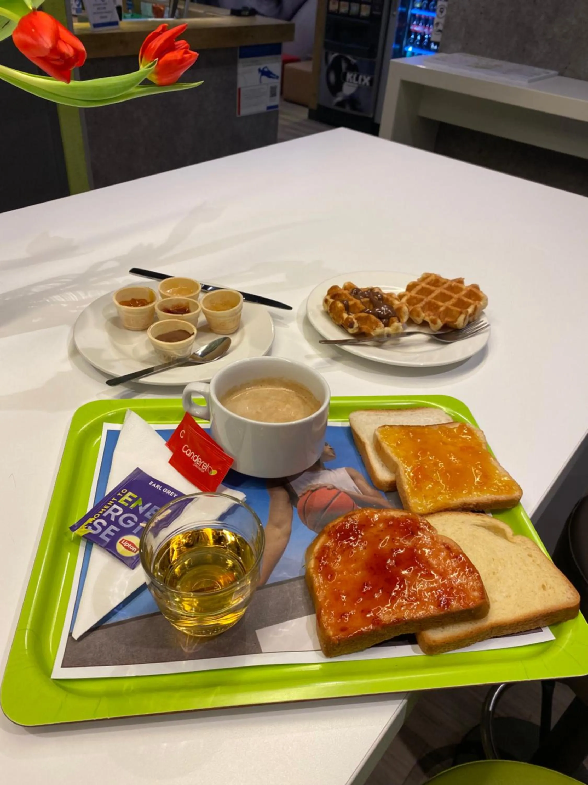 Breakfast in ibis Budget Caen Centre Gare