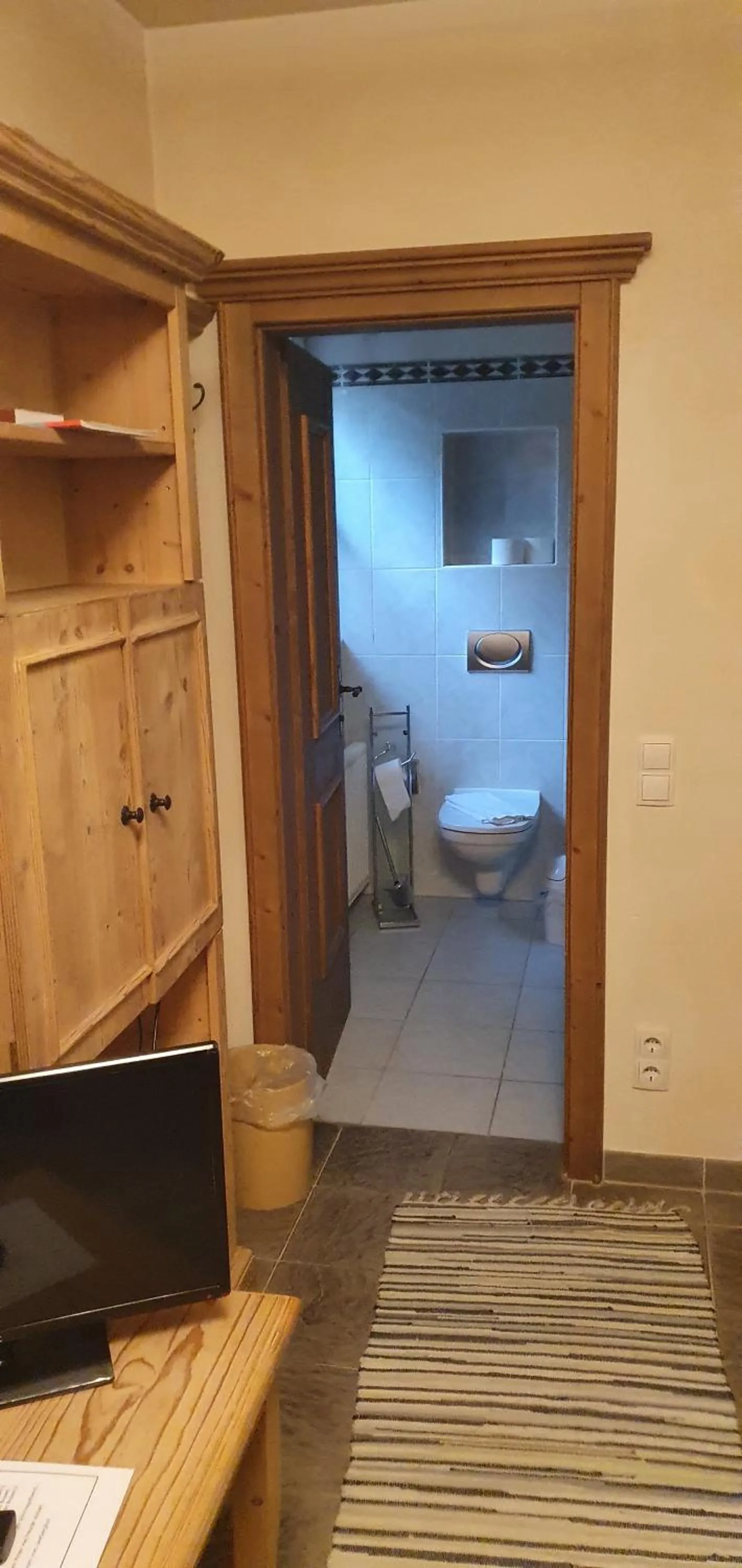 Toilet, Bed in Hotel Leeberghof