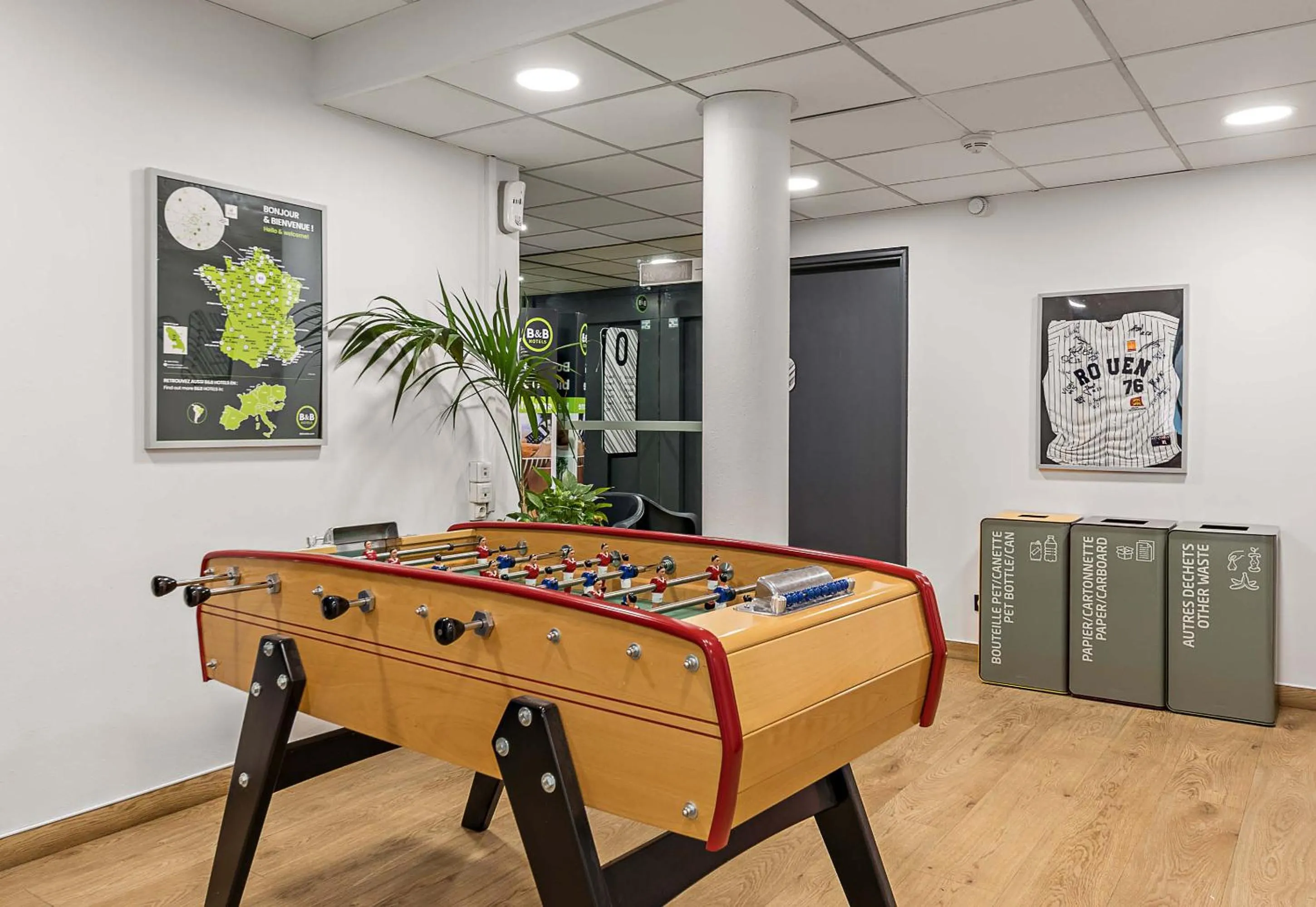 Lobby or reception in B&B HOTEL Rouen Centre Rive Droite