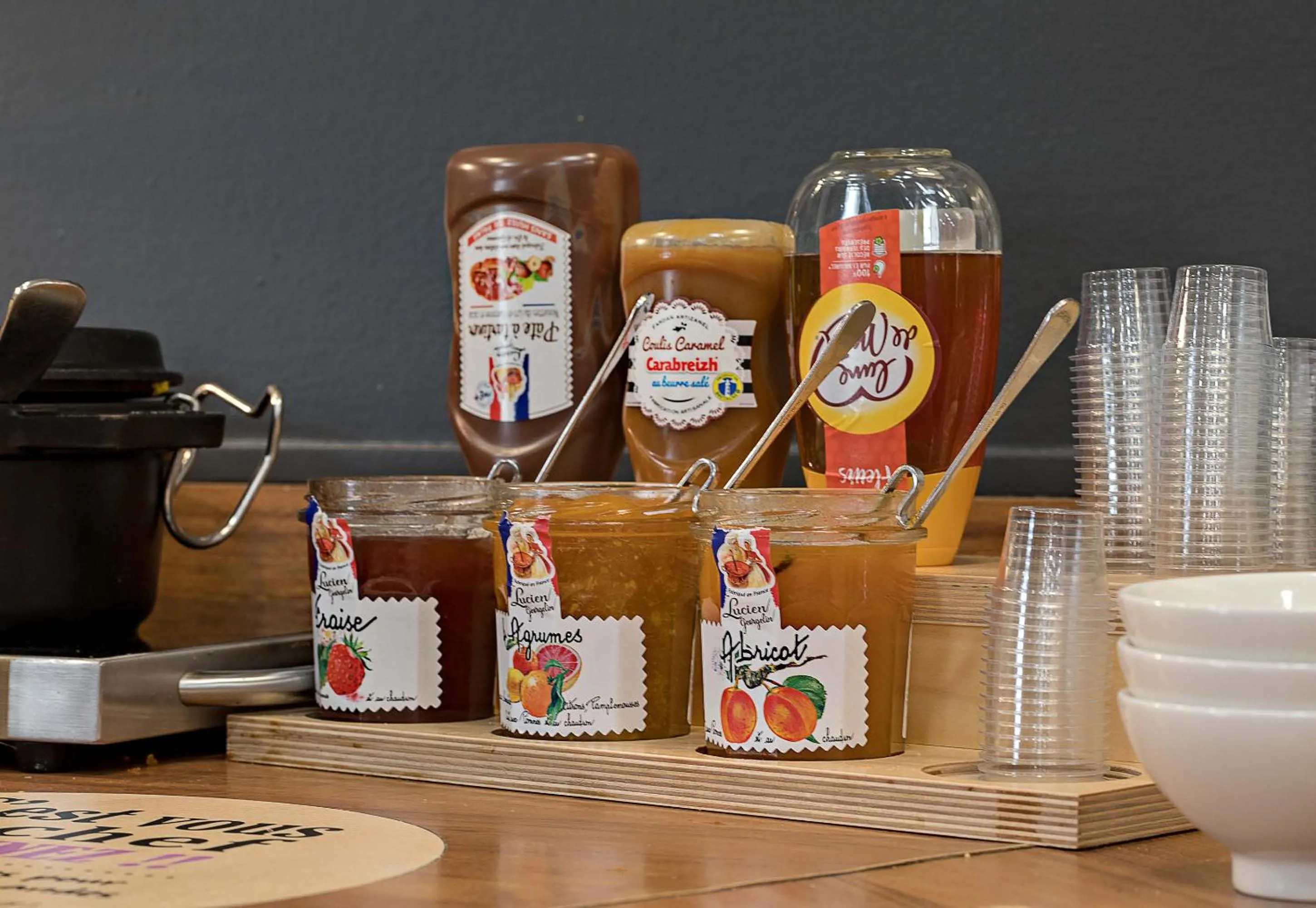 Buffet breakfast in B&B HOTEL Rouen Centre Rive Droite