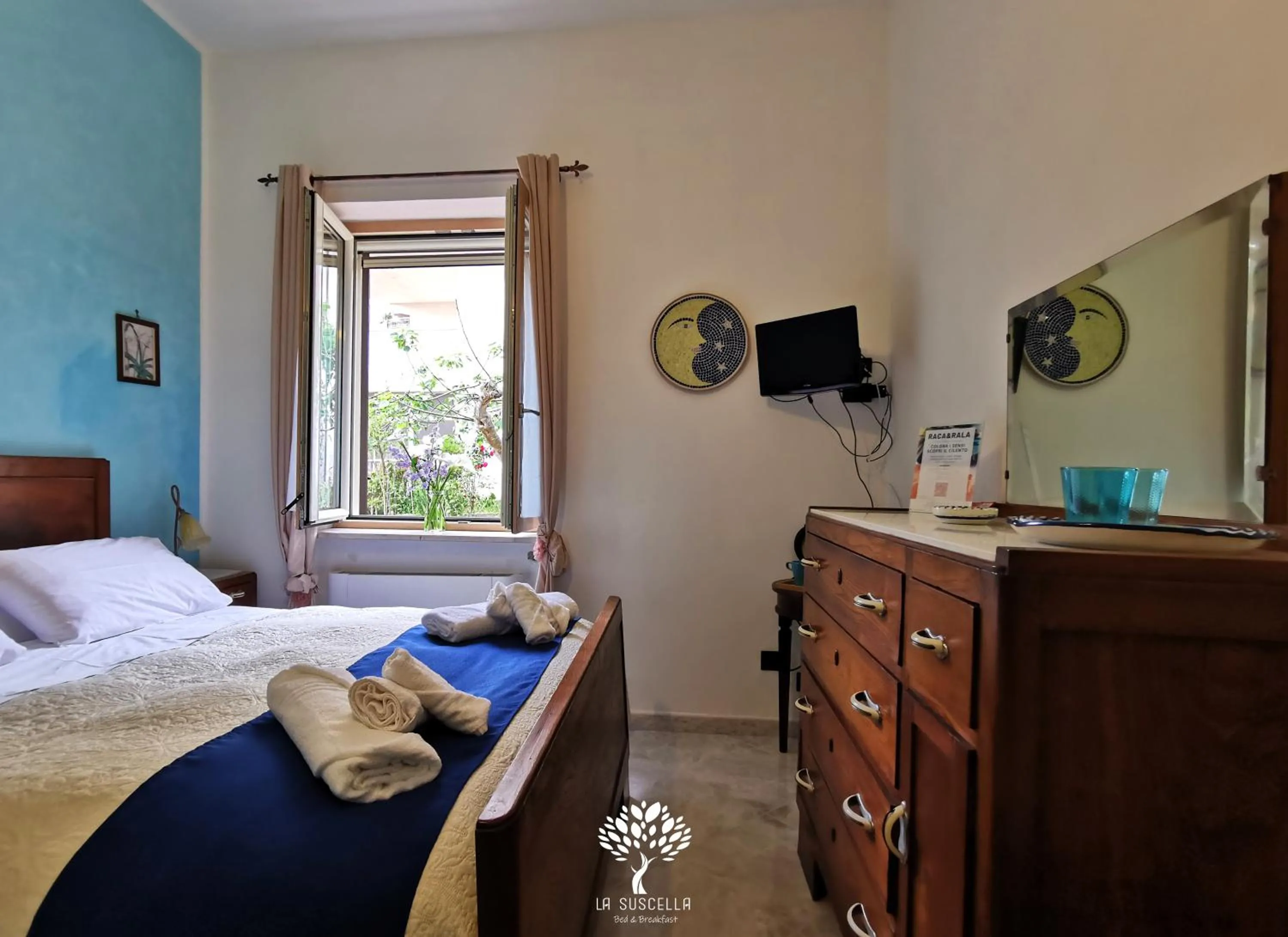 TV and multimedia, Bed in La Suscella Bed & Breakfast