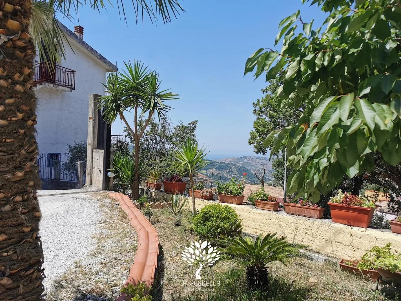 Sea view in La Suscella Bed & Breakfast