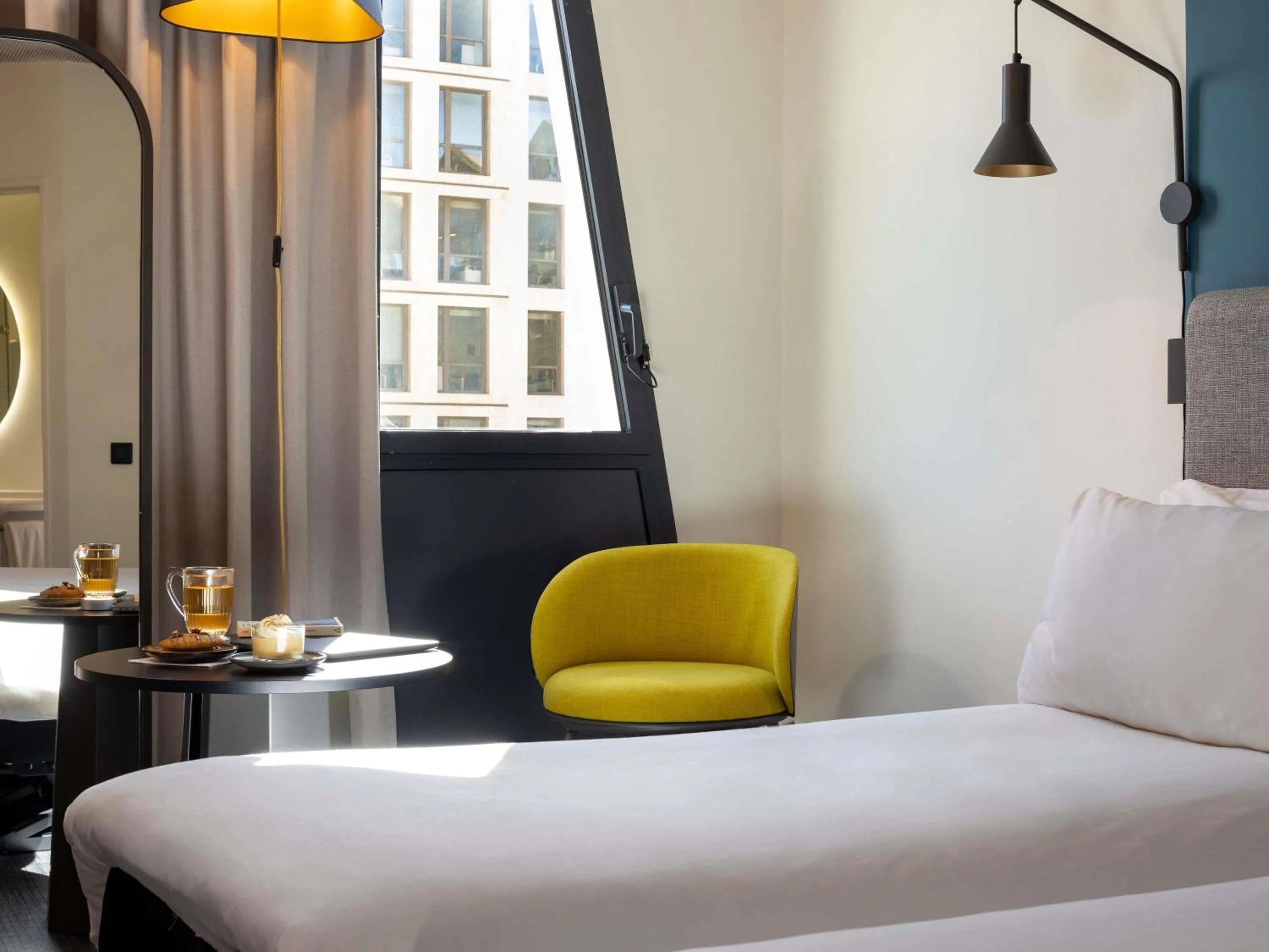 Bedroom, Bed in ibis Marseille Centre Euromed