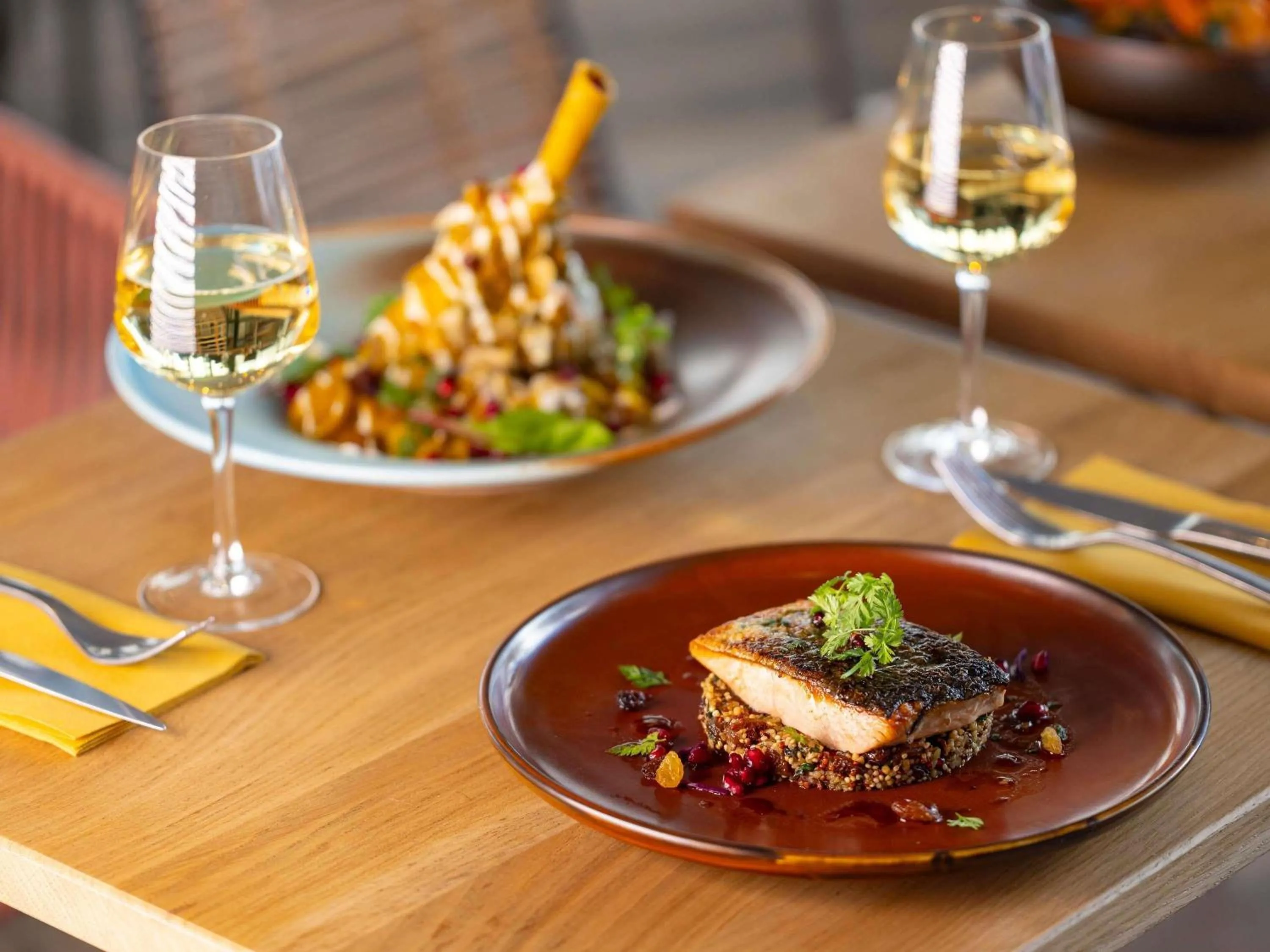 Restaurant/places to eat in ibis Marseille Centre Euromed