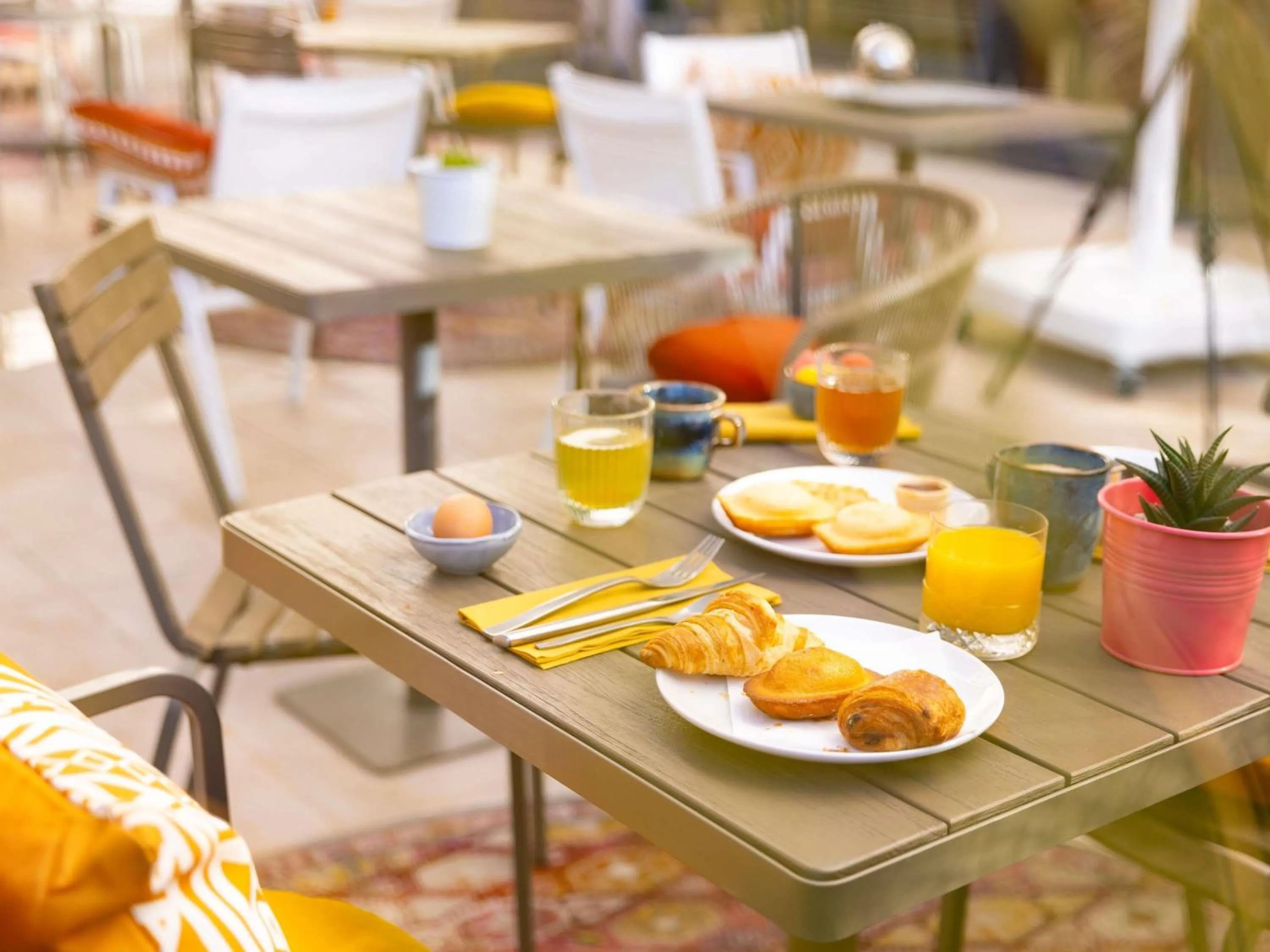 Property building in ibis Marseille Centre Euromed