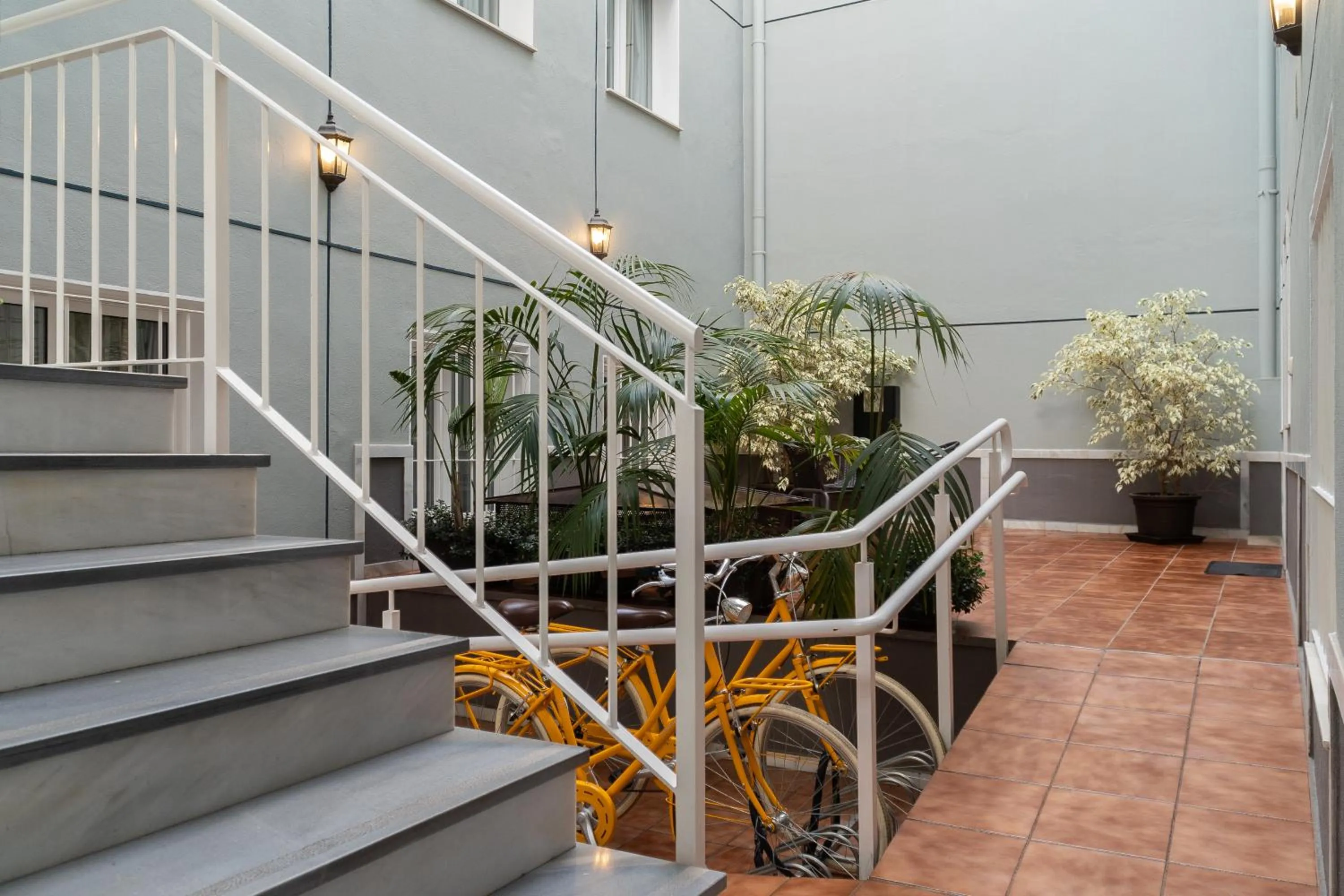 Patio in Plaza de la Luz Cádiz