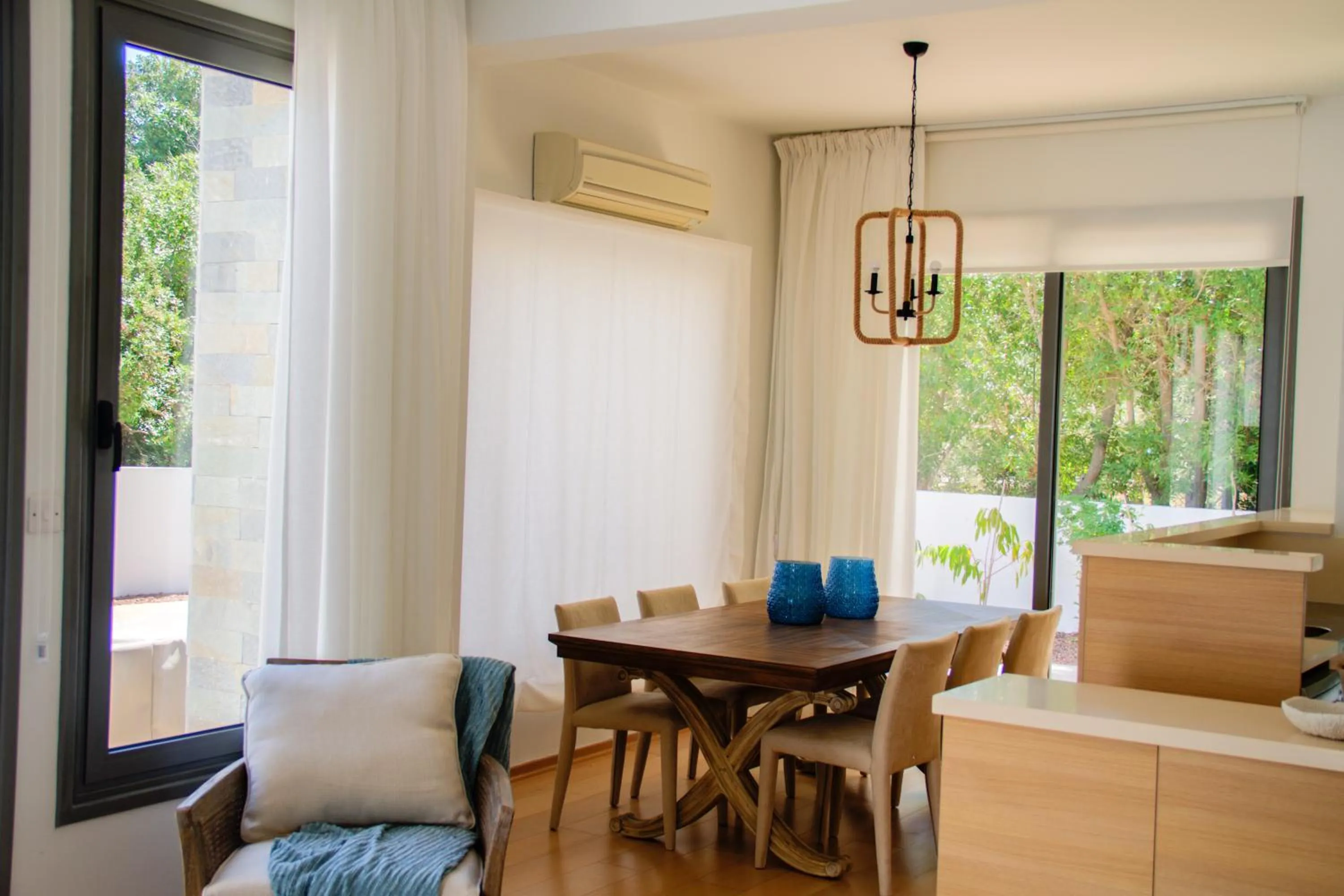 Living room in Atlantis Gardens