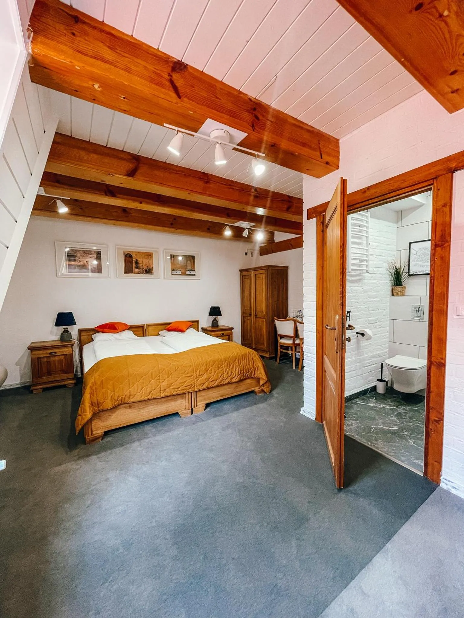 Photo of the whole room, Bed in Villa Bella Italia