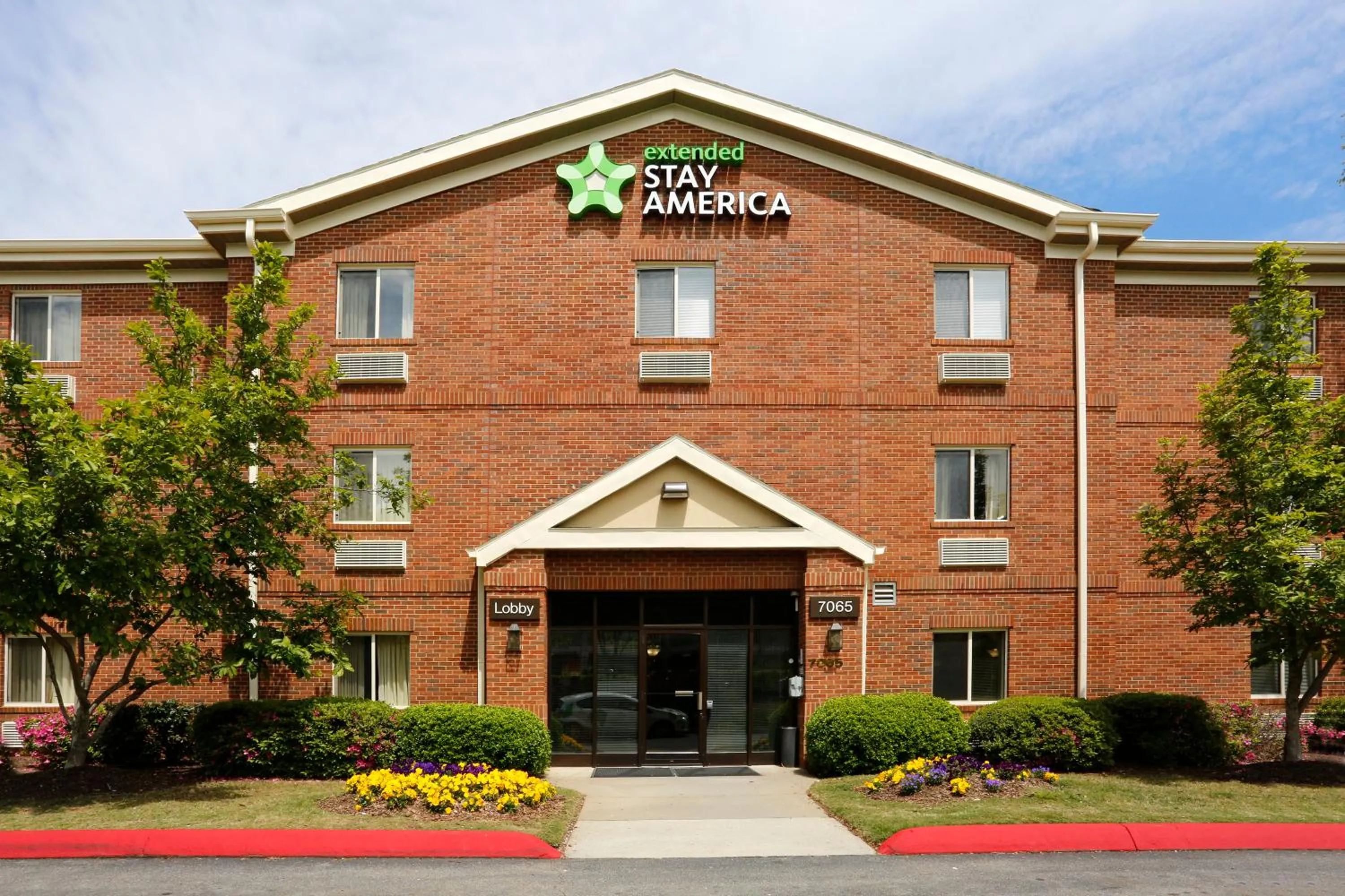 Property building in Extended Stay America Suites - Atlanta - Peachtree Corners