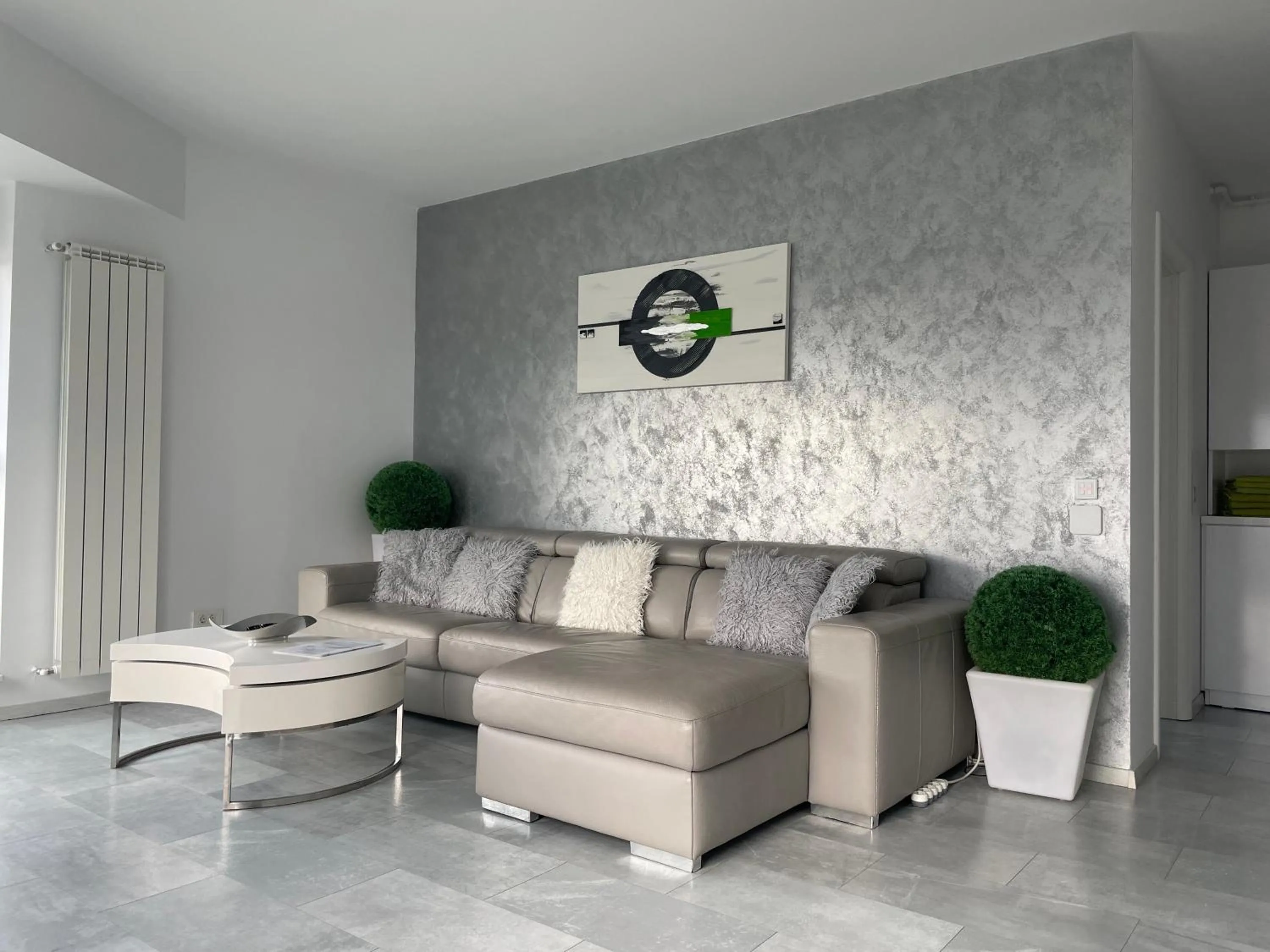 Living room in Luxury Westpark 2 Residence with Lake View